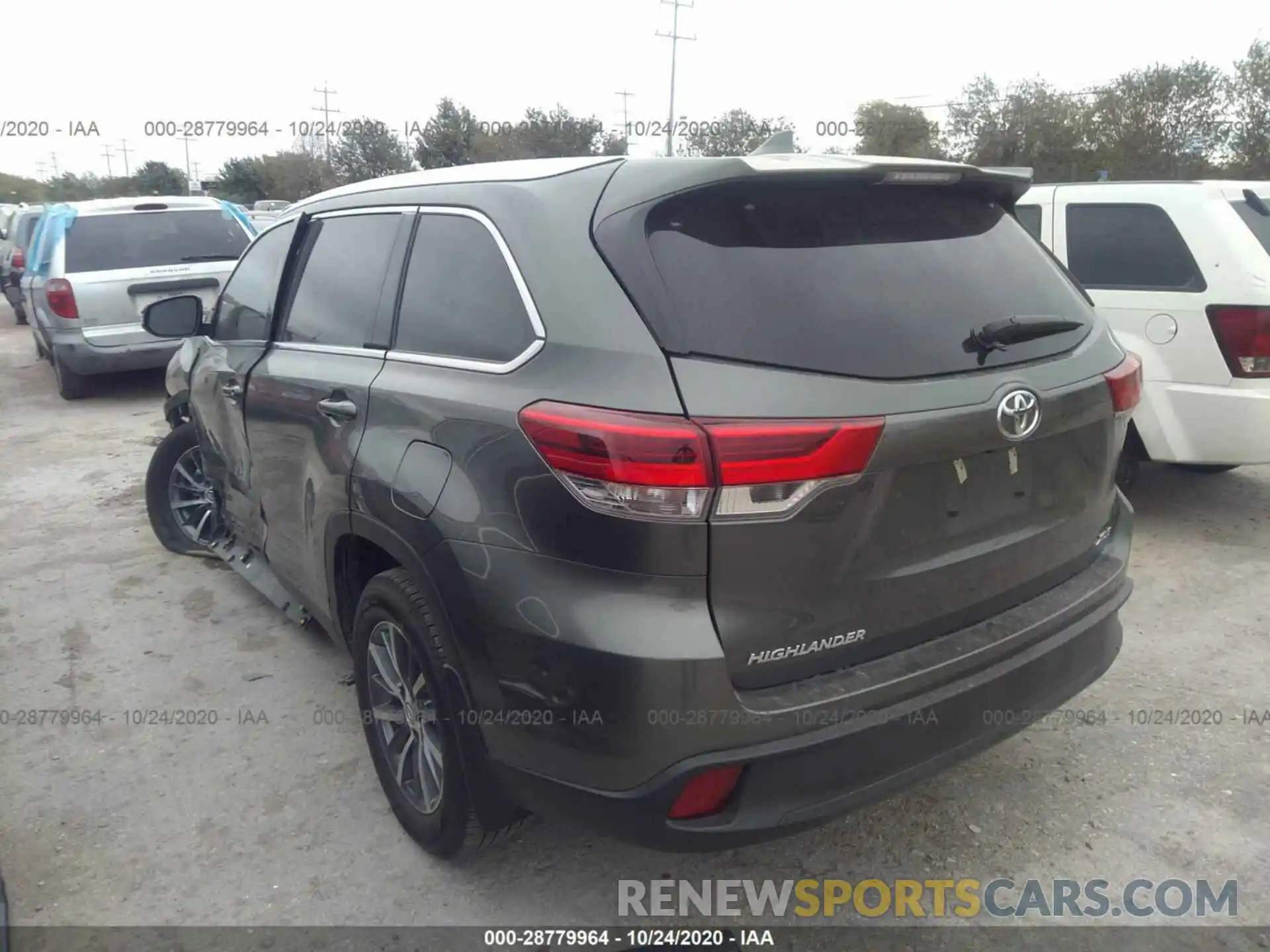 3 Photograph of a damaged car 5TDKZRFH0KS293110 TOYOTA HIGHLANDER 2019