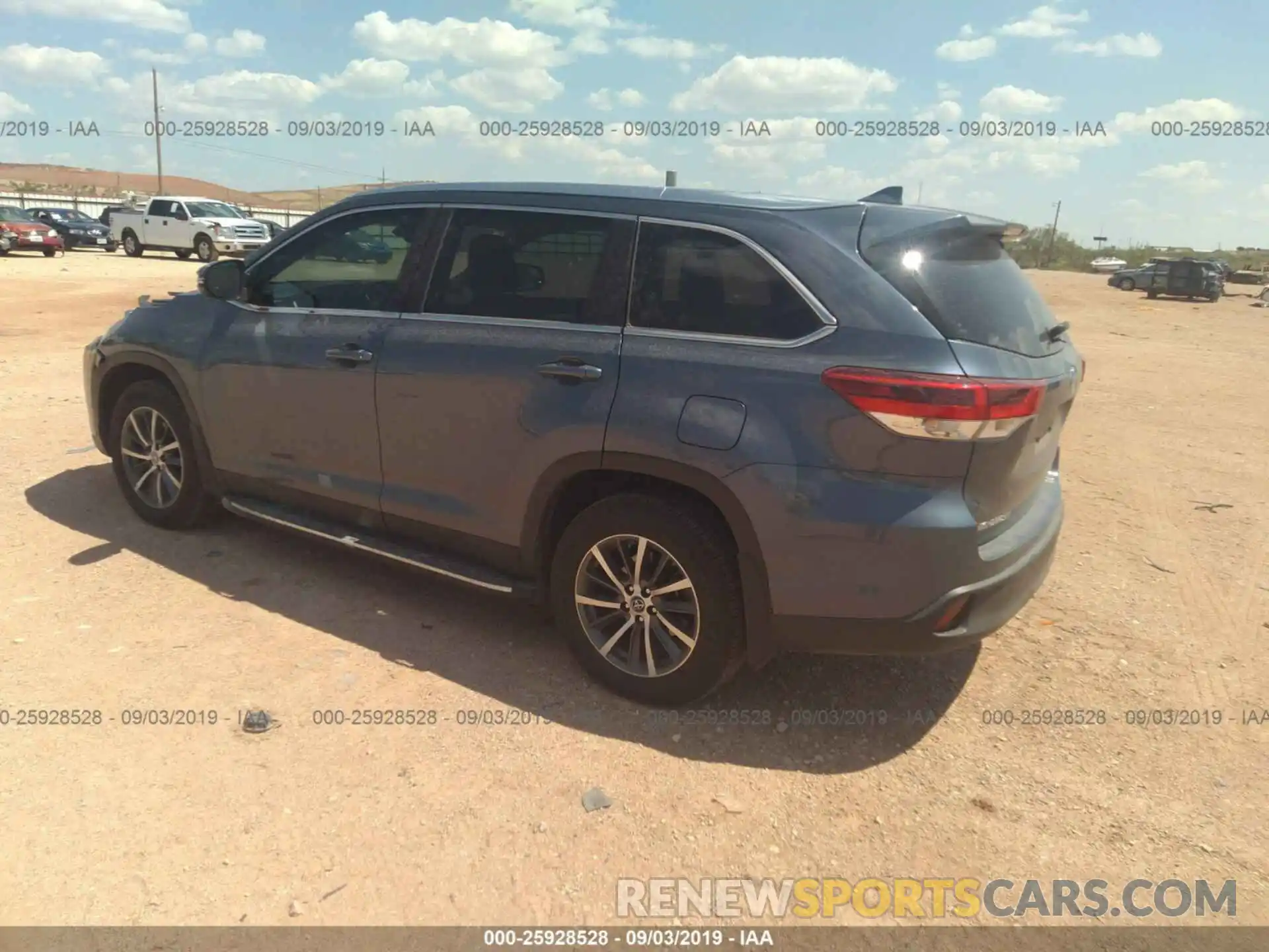 3 Photograph of a damaged car 5TDKZRFH0KS297481 TOYOTA HIGHLANDER 2019