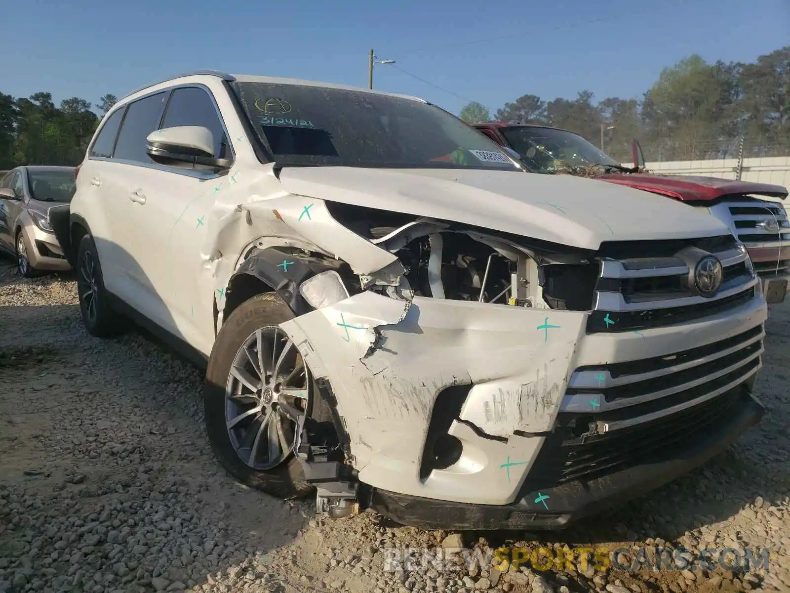 1 Фотография поврежденного автомобиля 5TDKZRFH0KS300122 TOYOTA HIGHLANDER 2019