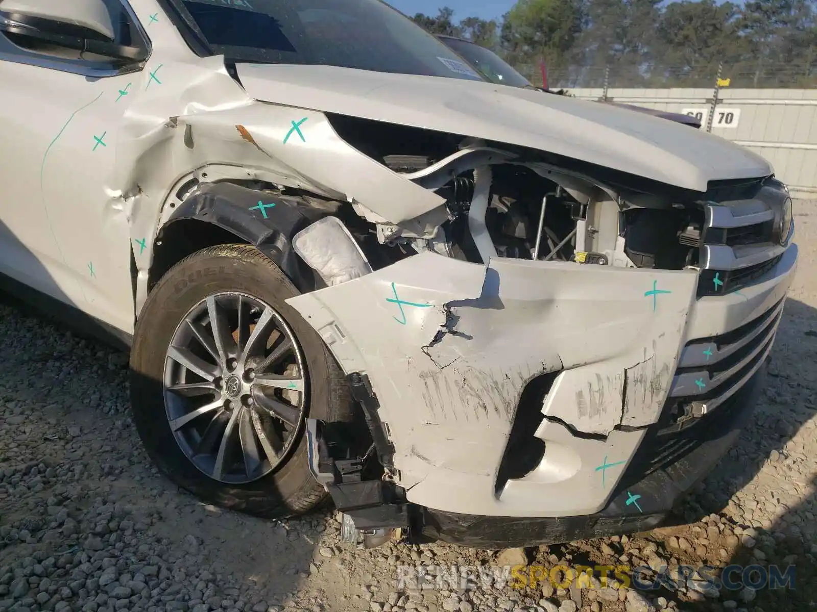 9 Фотография поврежденного автомобиля 5TDKZRFH0KS300122 TOYOTA HIGHLANDER 2019