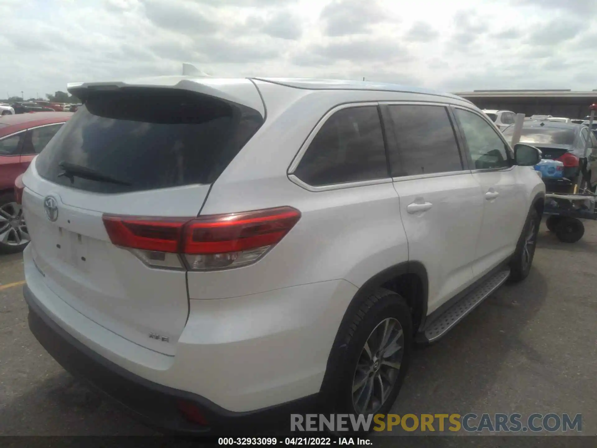 4 Фотография поврежденного автомобиля 5TDKZRFH0KS302145 TOYOTA HIGHLANDER 2019