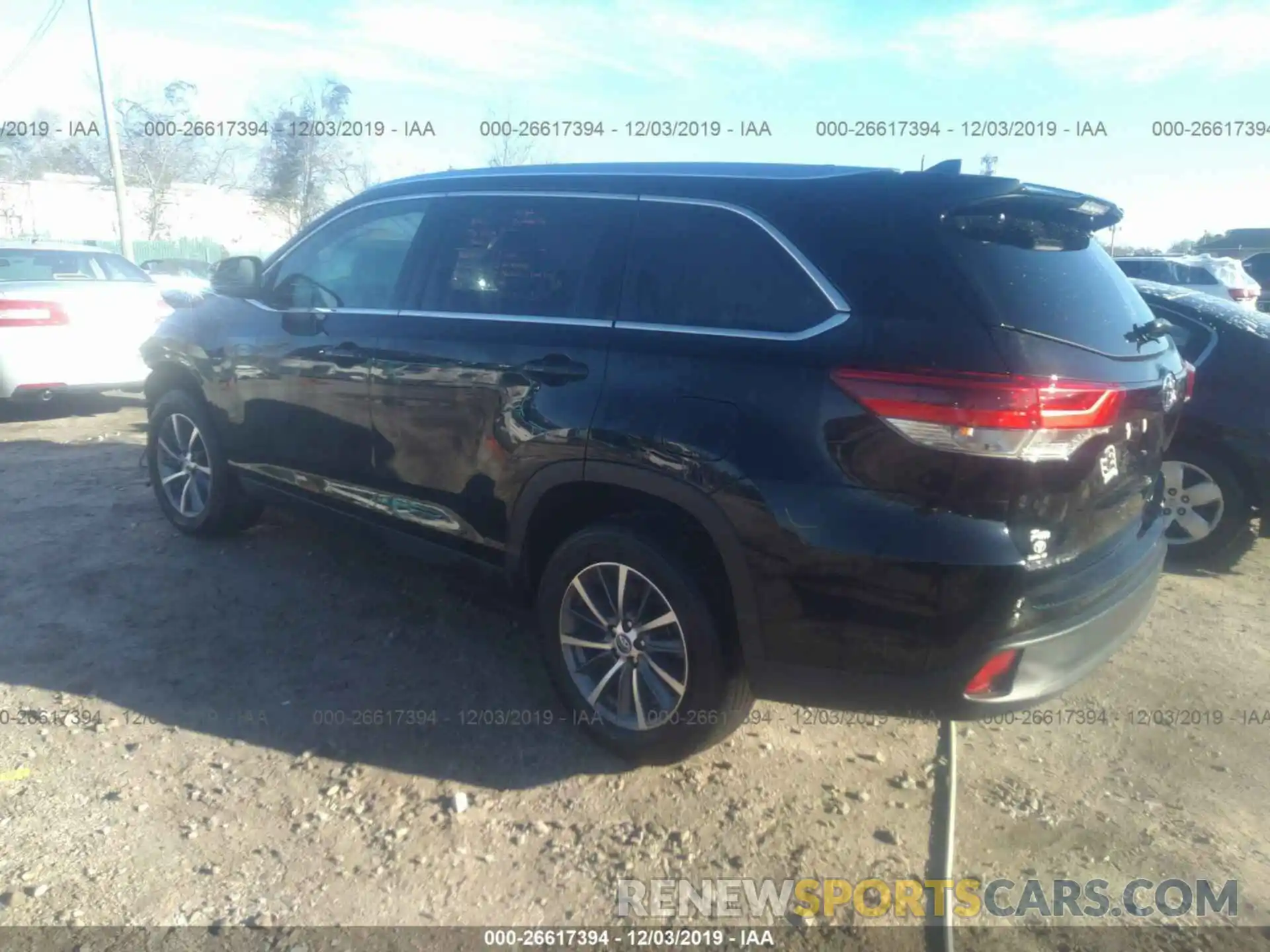 3 Photograph of a damaged car 5TDKZRFH0KS306471 TOYOTA HIGHLANDER 2019