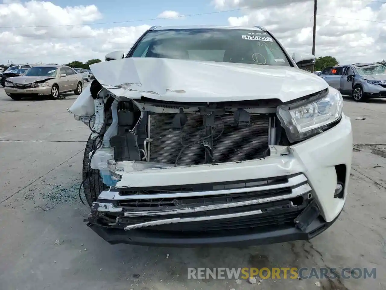 9 Photograph of a damaged car 5TDKZRFH0KS312092 TOYOTA HIGHLANDER 2019