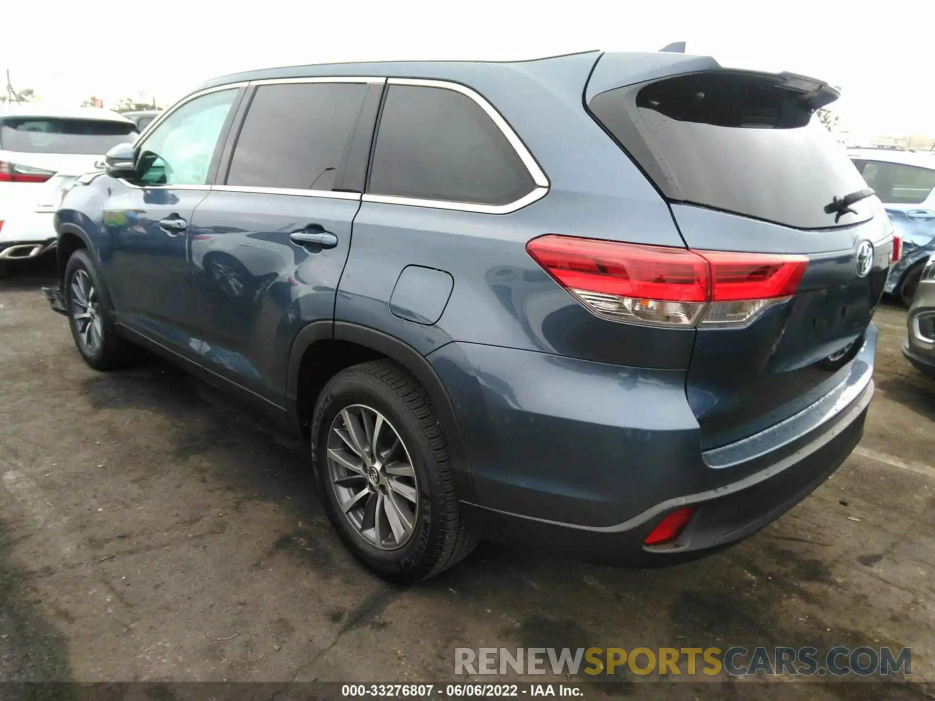 3 Фотография поврежденного автомобиля 5TDKZRFH0KS314747 TOYOTA HIGHLANDER 2019