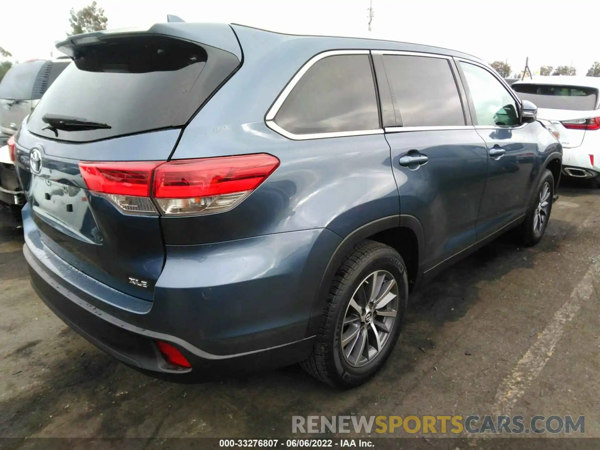 4 Фотография поврежденного автомобиля 5TDKZRFH0KS314747 TOYOTA HIGHLANDER 2019