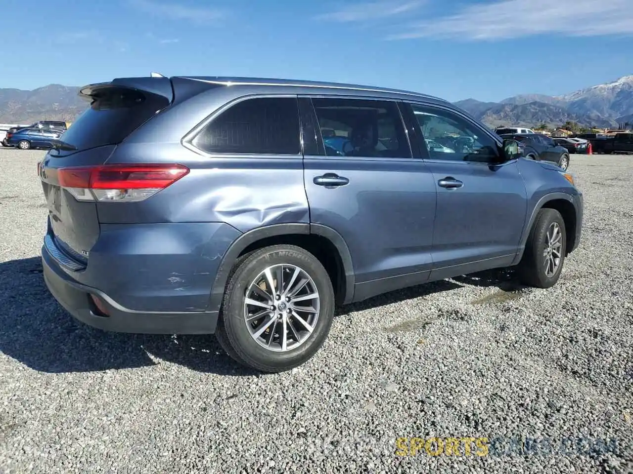 3 Photograph of a damaged car 5TDKZRFH0KS322671 TOYOTA HIGHLANDER 2019