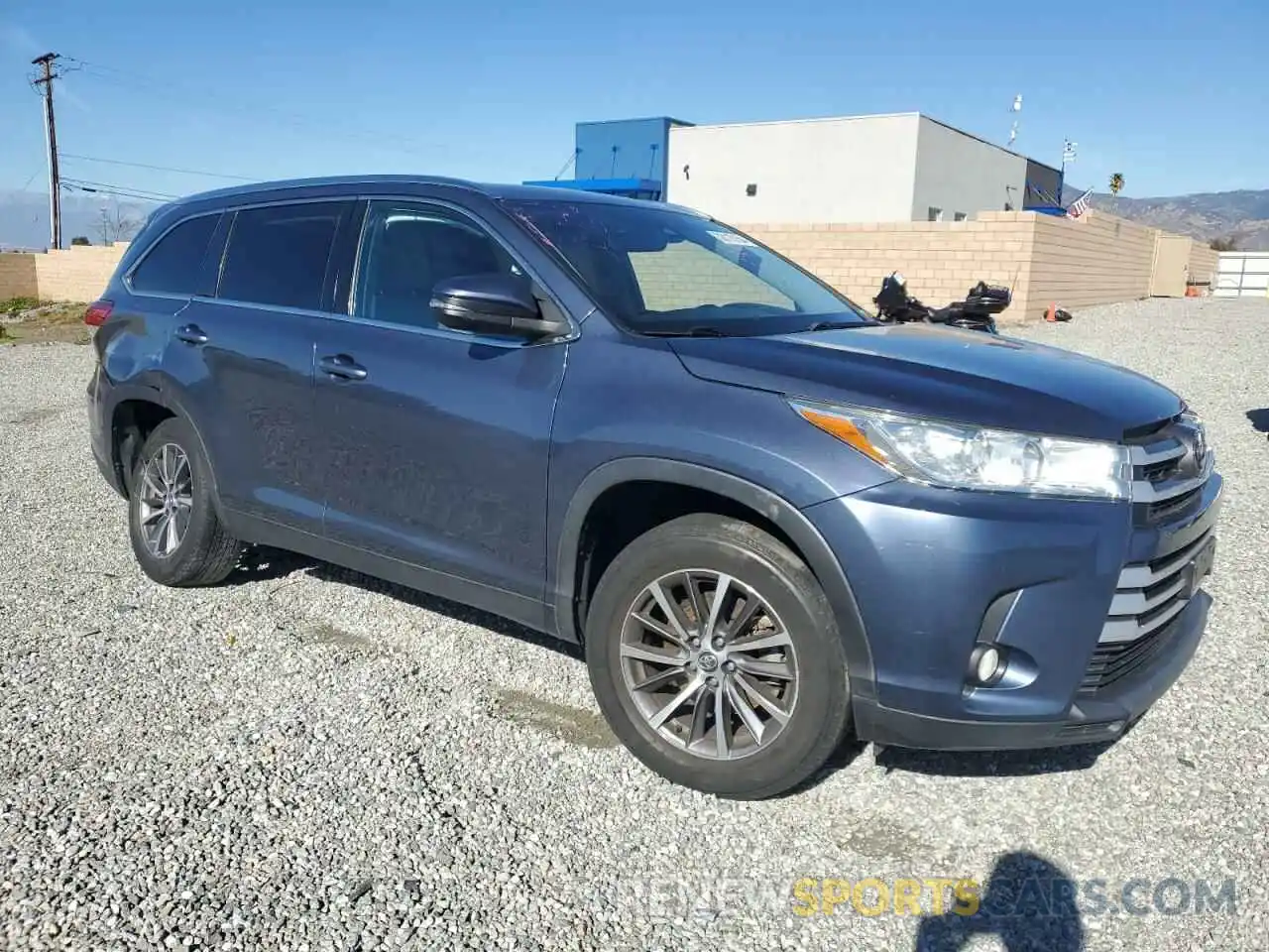 4 Фотография поврежденного автомобиля 5TDKZRFH0KS322671 TOYOTA HIGHLANDER 2019