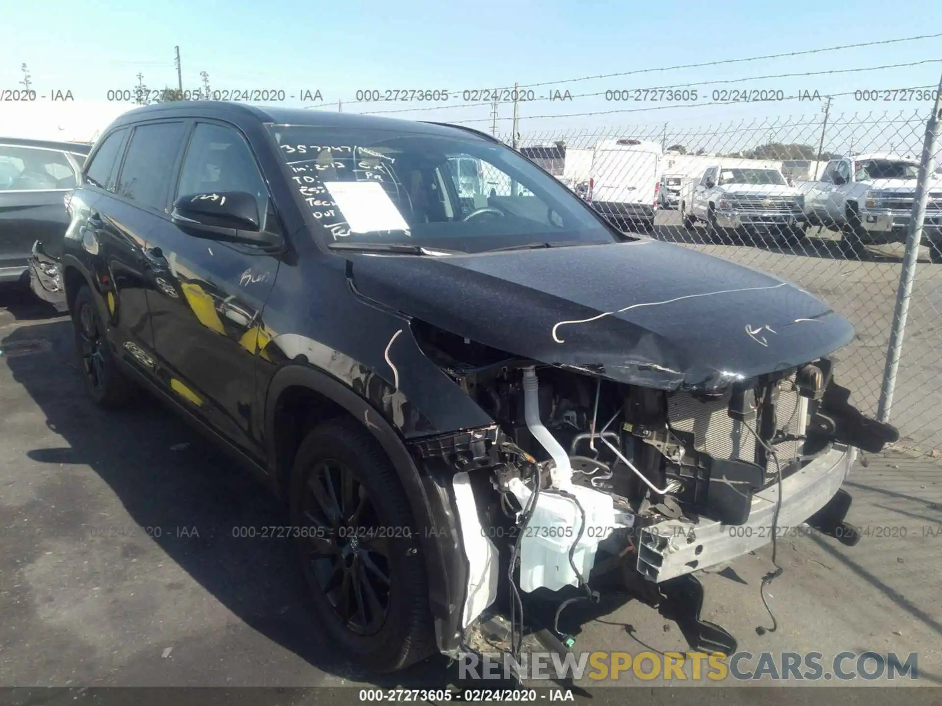 1 Photograph of a damaged car 5TDKZRFH0KS329023 TOYOTA HIGHLANDER 2019