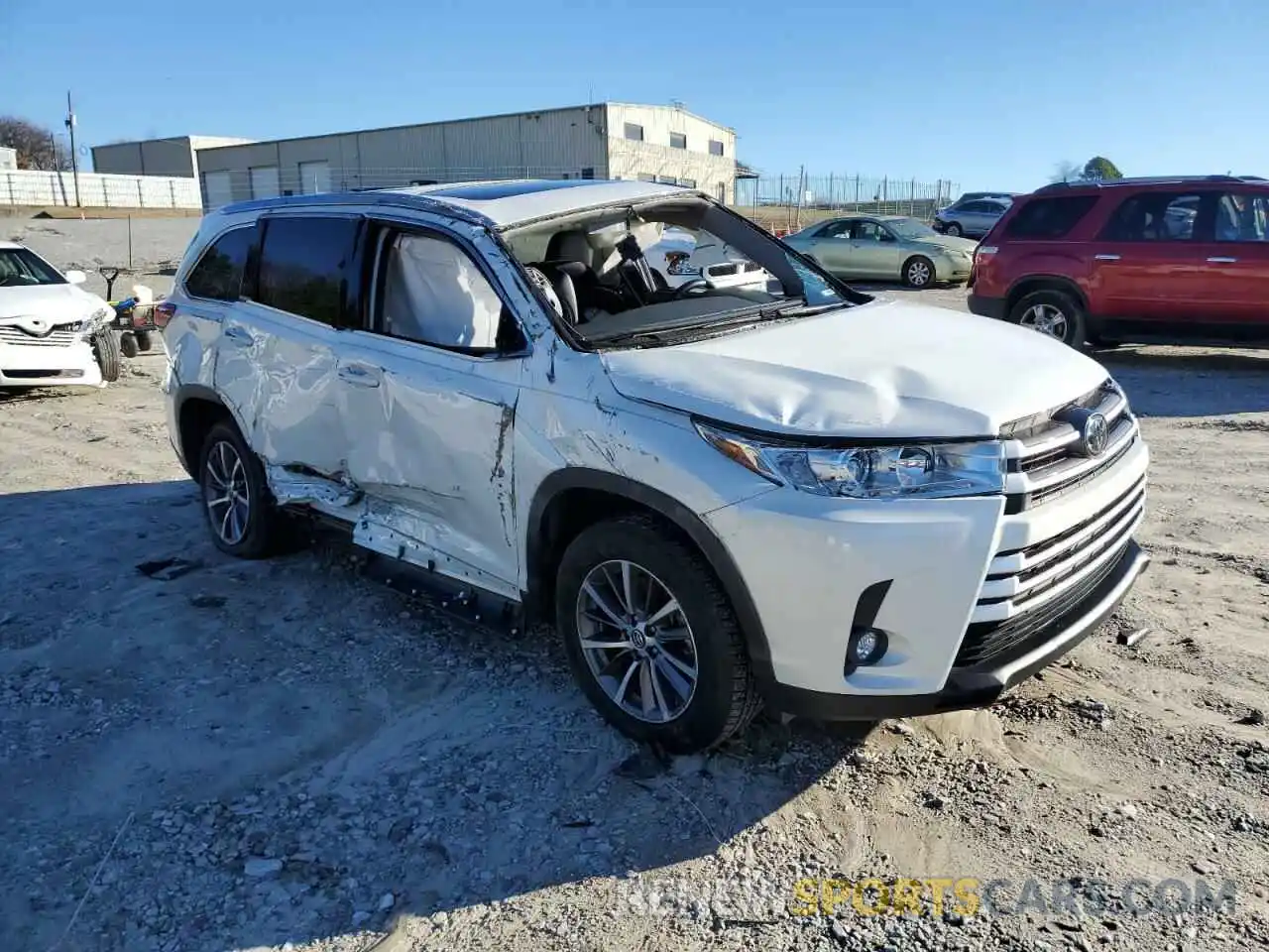 4 Фотография поврежденного автомобиля 5TDKZRFH0KS332584 TOYOTA HIGHLANDER 2019