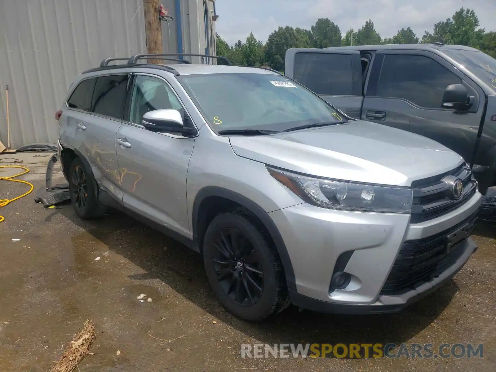 1 Photograph of a damaged car 5TDKZRFH0KS334013 TOYOTA HIGHLANDER 2019