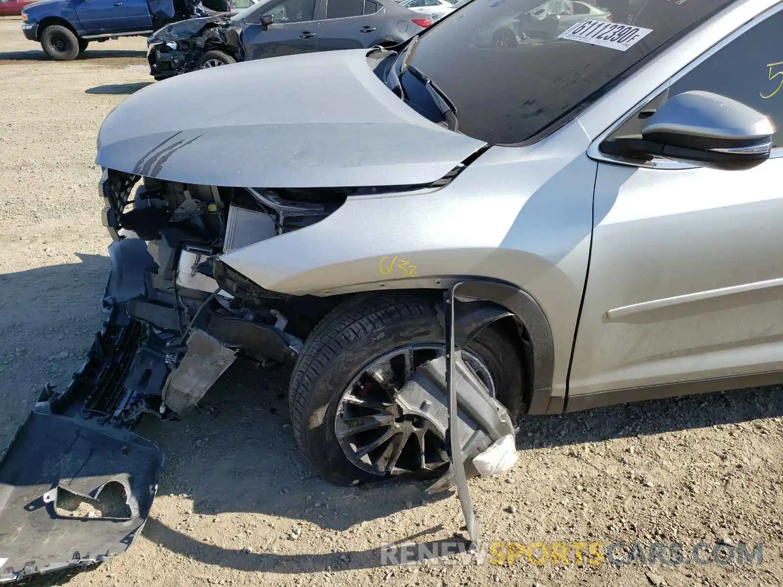 9 Photograph of a damaged car 5TDKZRFH0KS337929 TOYOTA HIGHLANDER 2019