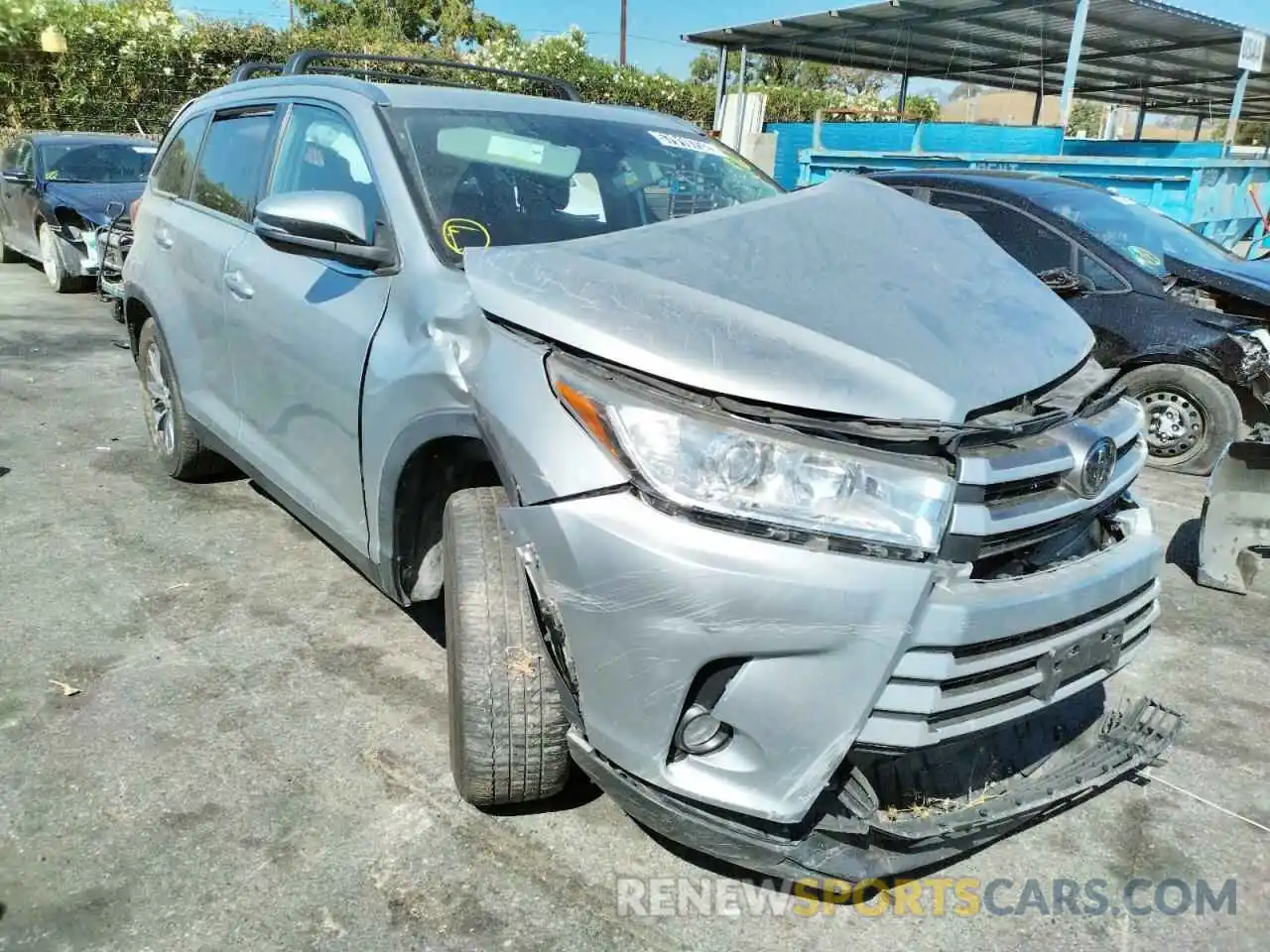 1 Photograph of a damaged car 5TDKZRFH0KS338921 TOYOTA HIGHLANDER 2019