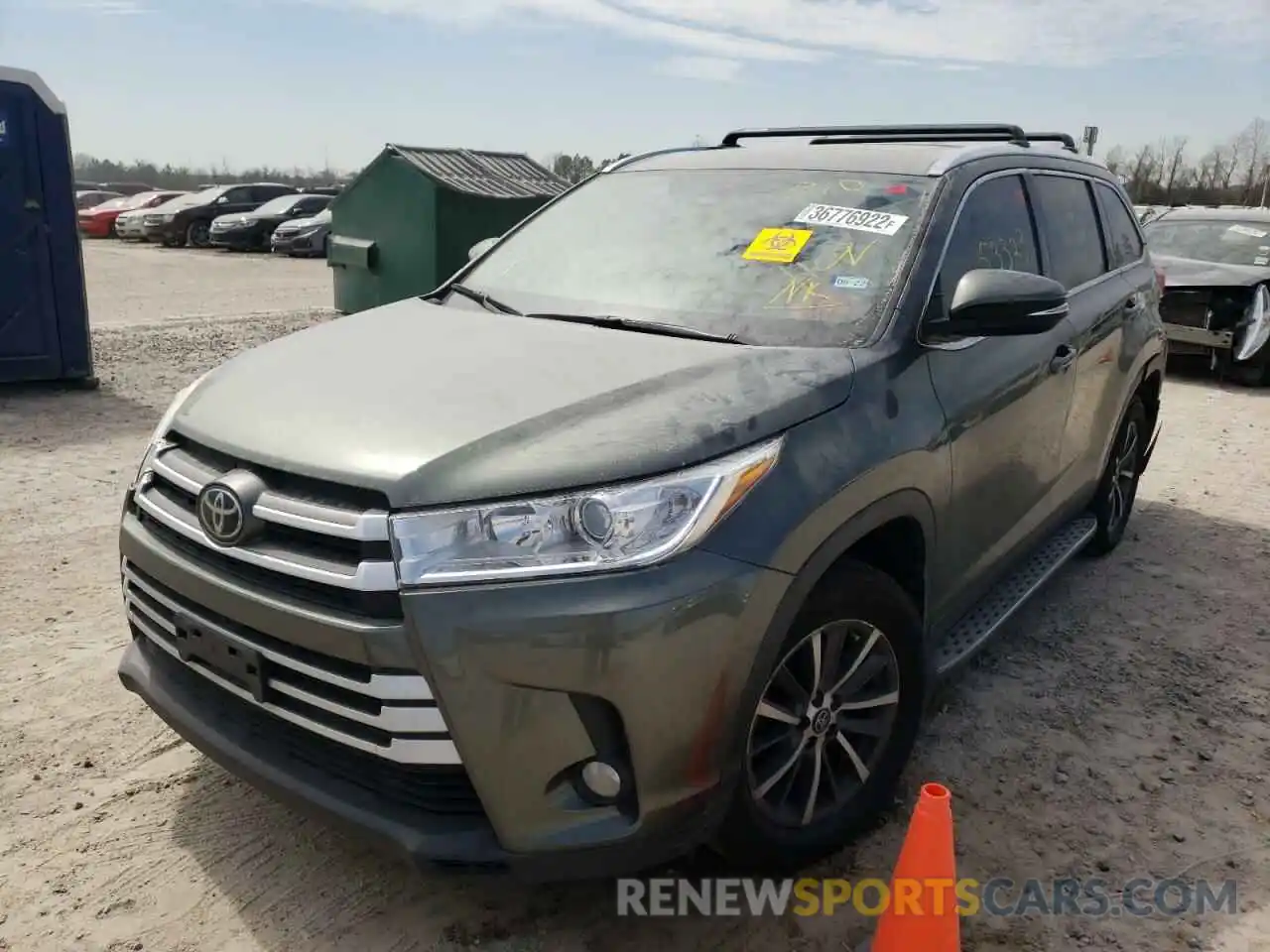 2 Photograph of a damaged car 5TDKZRFH0KS347442 TOYOTA HIGHLANDER 2019