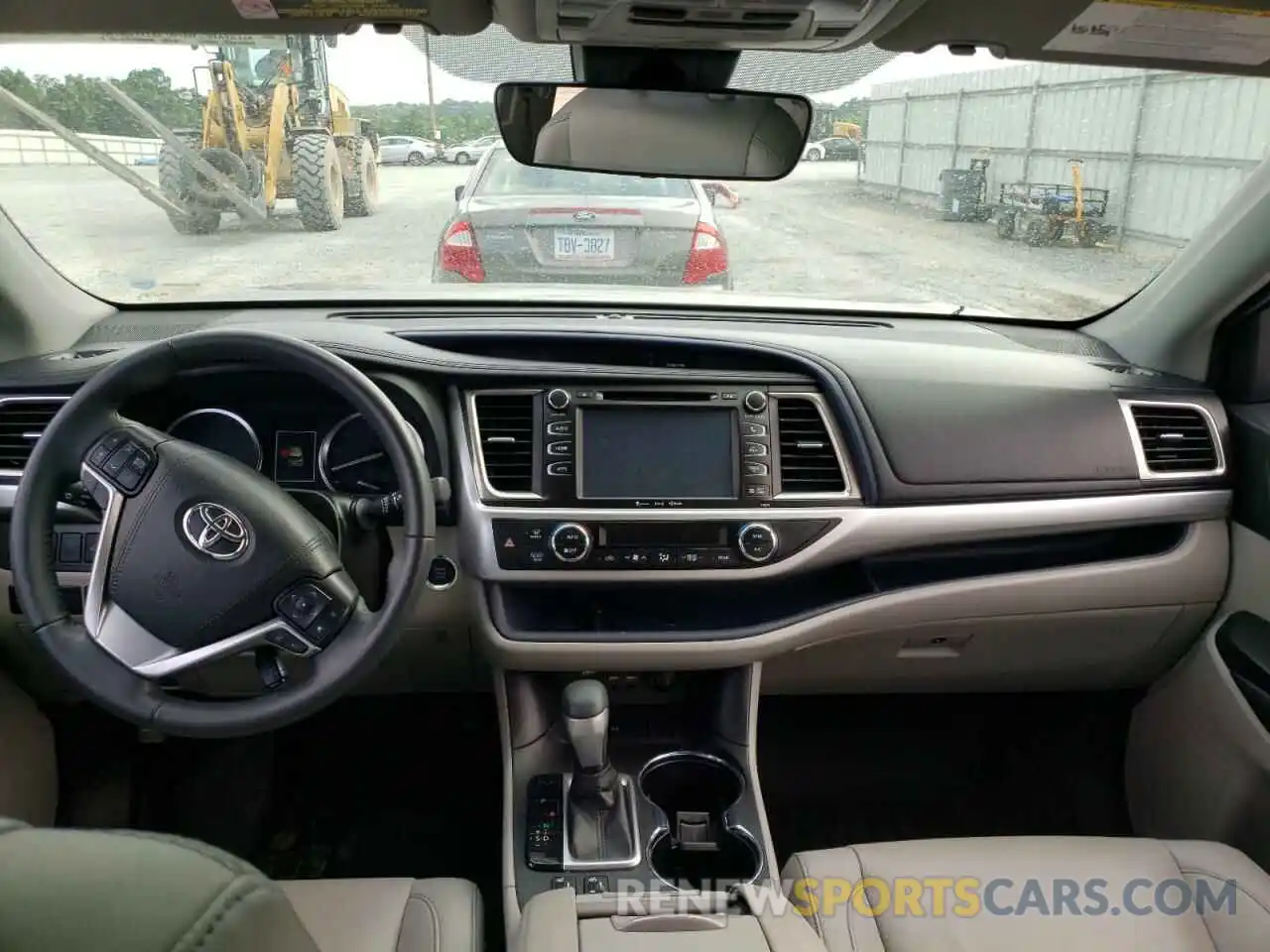 9 Фотография поврежденного автомобиля 5TDKZRFH0KS349580 TOYOTA HIGHLANDER 2019