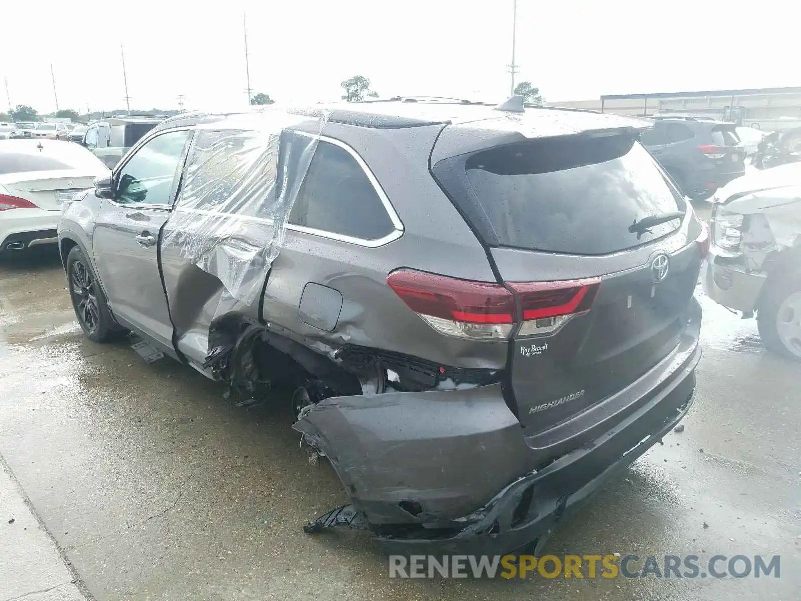 3 Photograph of a damaged car 5TDKZRFH0KS356481 TOYOTA HIGHLANDER 2019