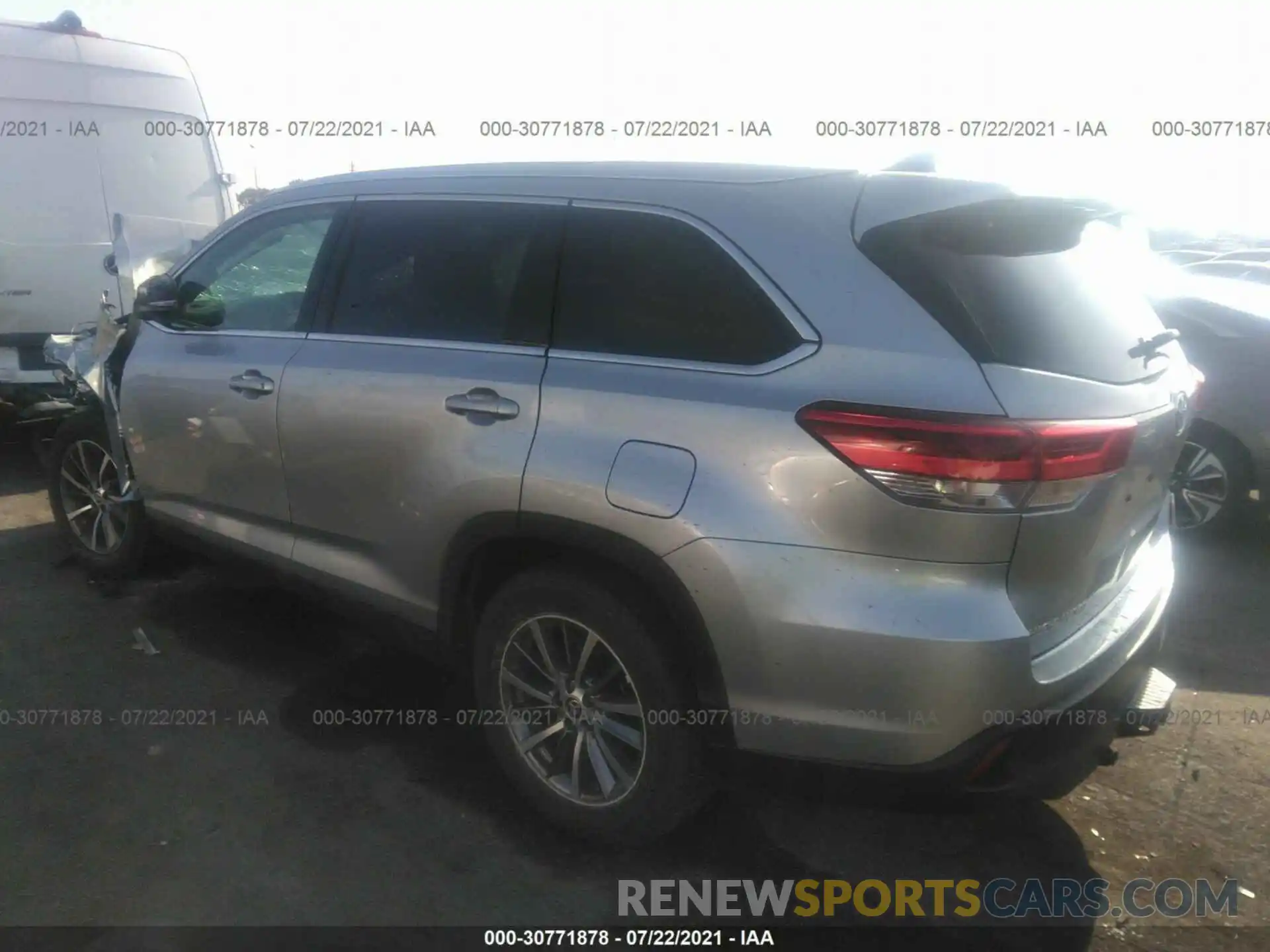 3 Photograph of a damaged car 5TDKZRFH0KS370400 TOYOTA HIGHLANDER 2019