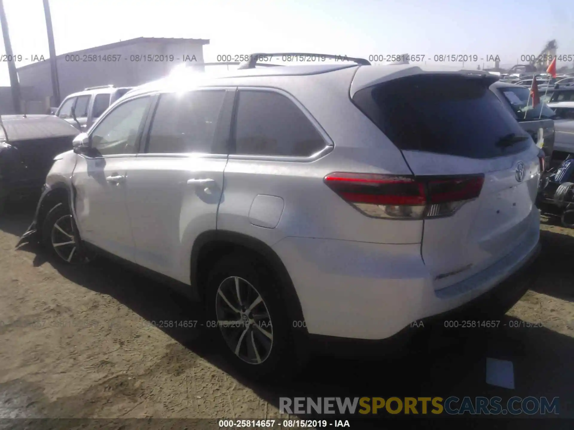 3 Фотография поврежденного автомобиля 5TDKZRFH0KS551173 TOYOTA HIGHLANDER 2019