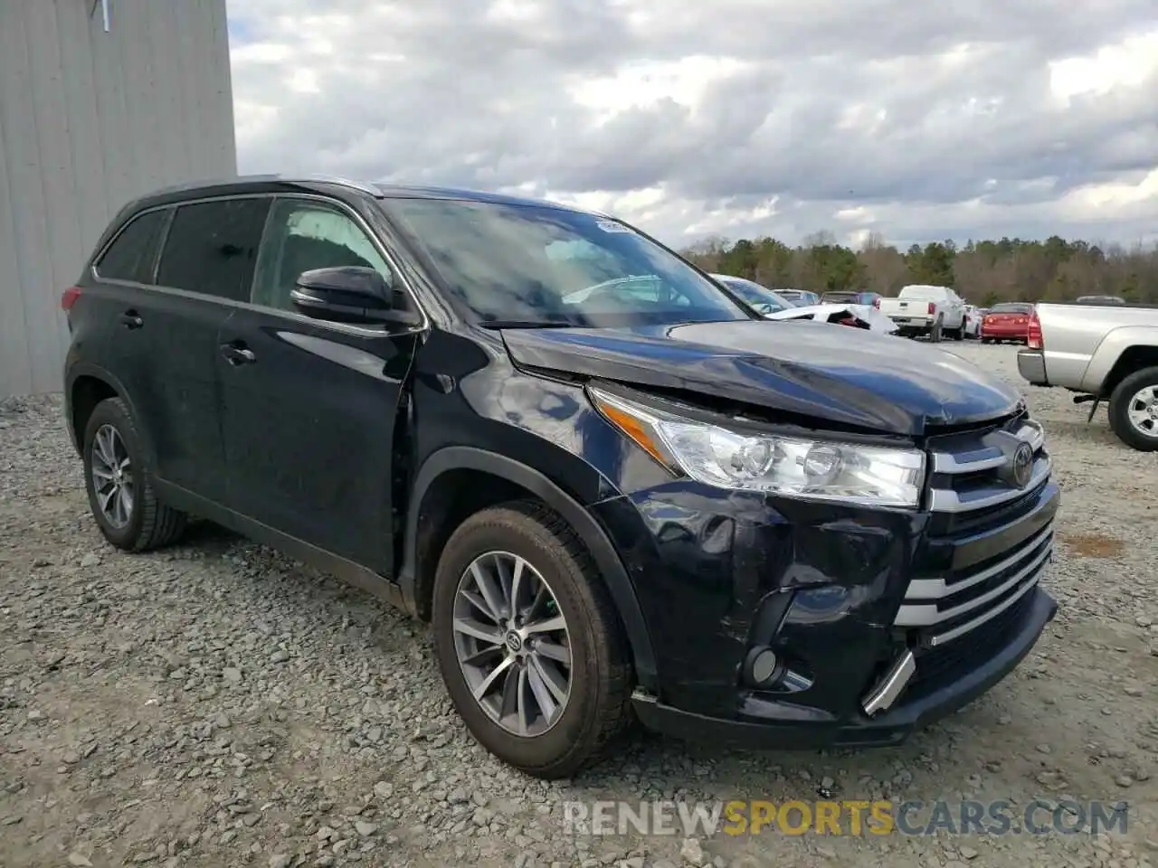 1 Photograph of a damaged car 5TDKZRFH0KS552257 TOYOTA HIGHLANDER 2019