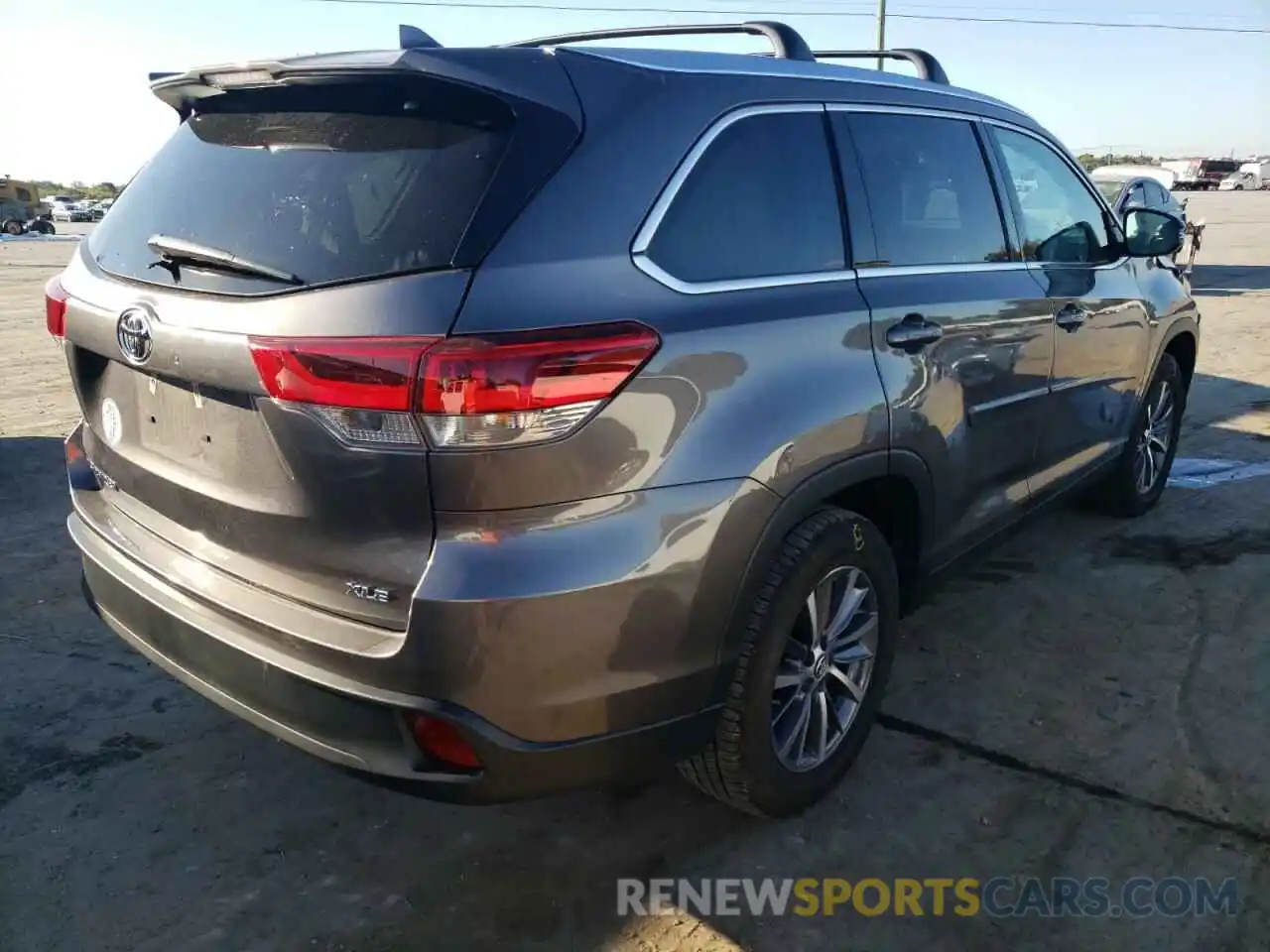 4 Фотография поврежденного автомобиля 5TDKZRFH0KS554459 TOYOTA HIGHLANDER 2019