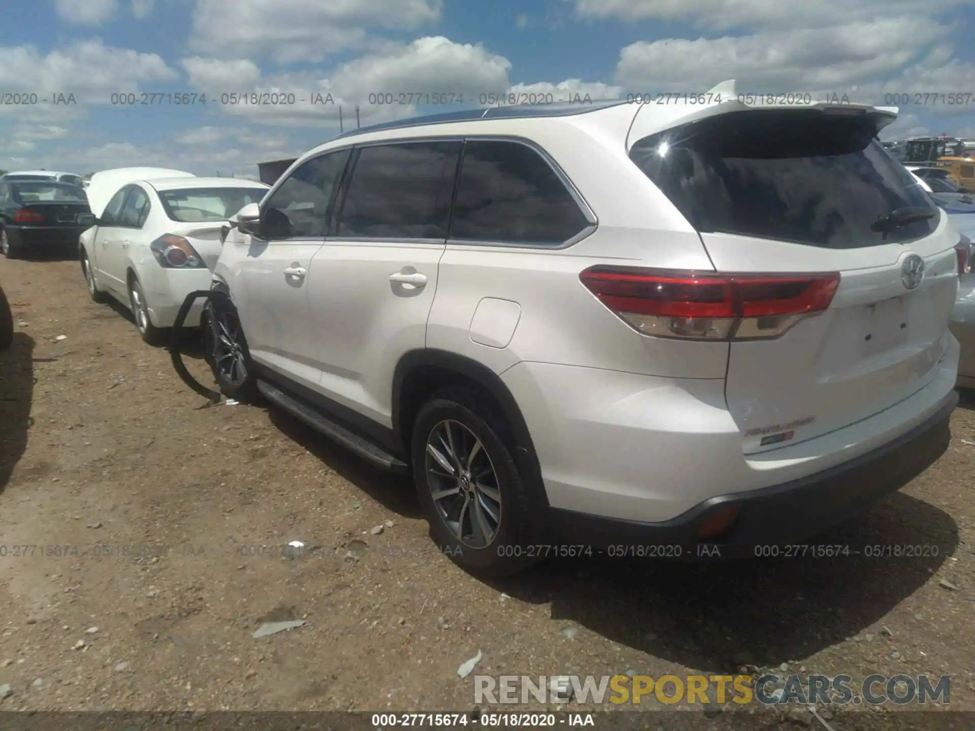 3 Photograph of a damaged car 5TDKZRFH0KS556261 TOYOTA HIGHLANDER 2019