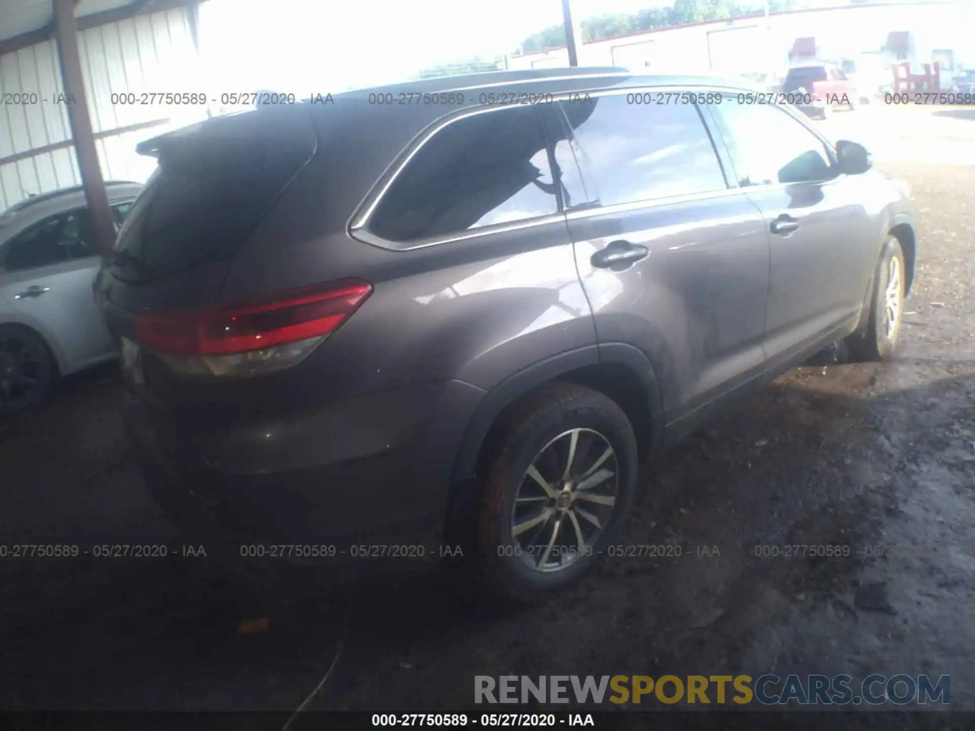 4 Photograph of a damaged car 5TDKZRFH0KS556681 TOYOTA HIGHLANDER 2019