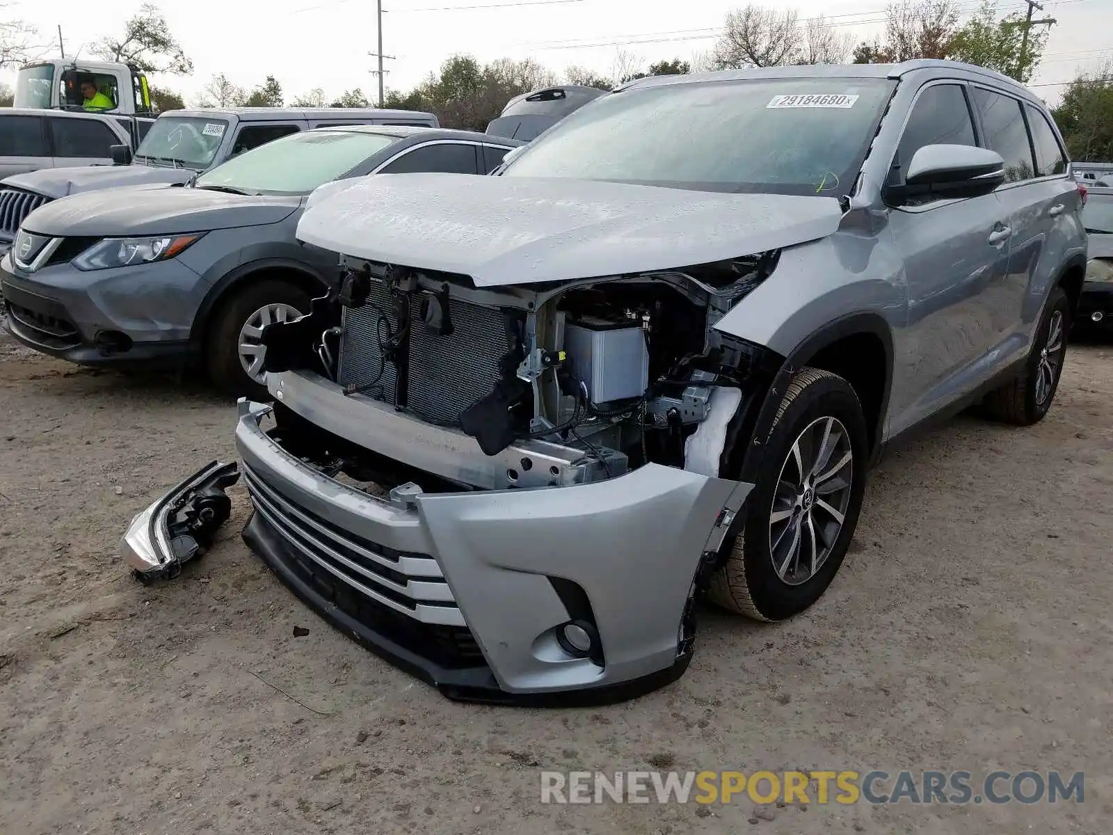 2 Photograph of a damaged car 5TDKZRFH0KS558219 TOYOTA HIGHLANDER 2019