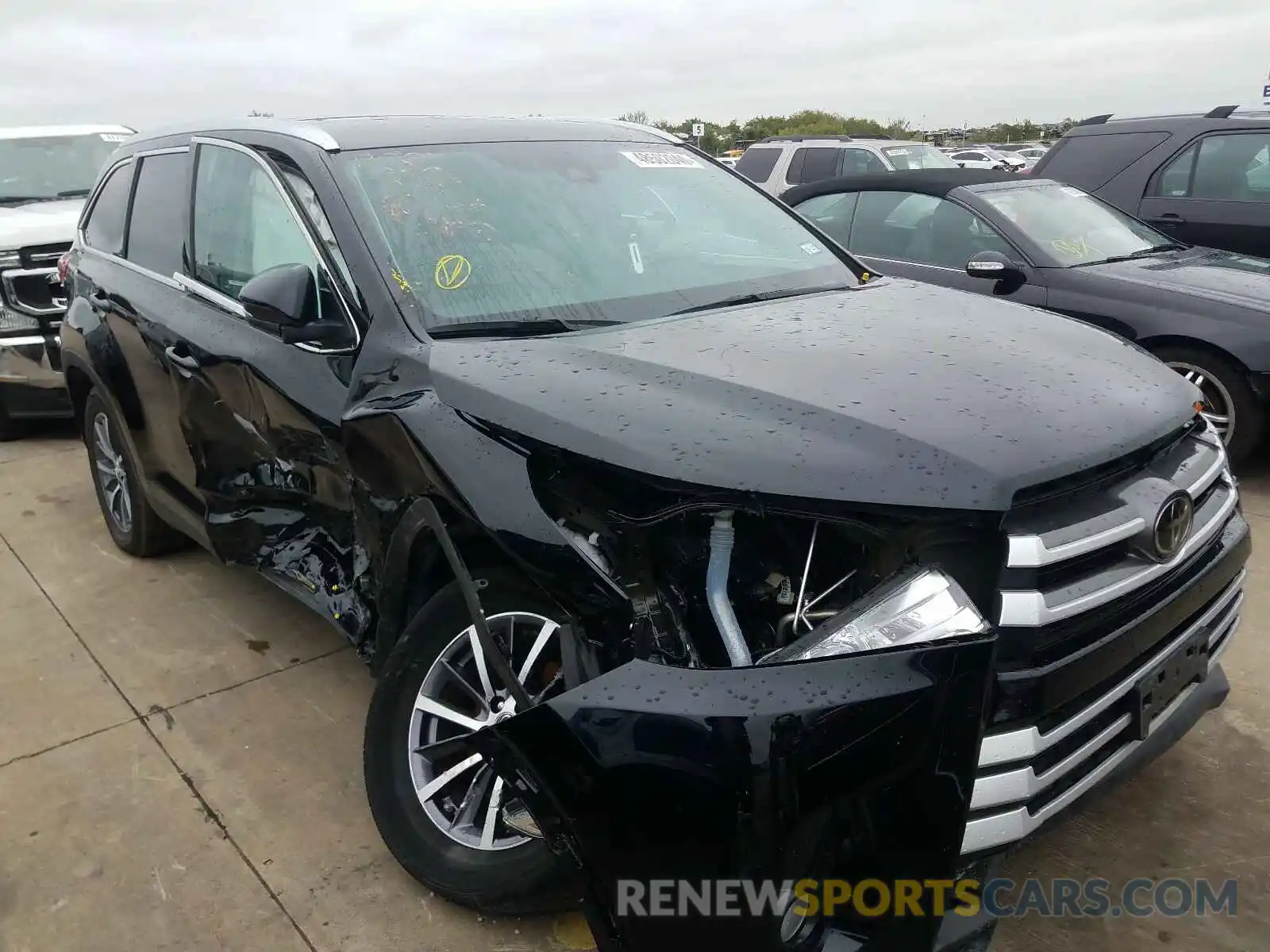 9 Photograph of a damaged car 5TDKZRFH0KS558821 TOYOTA HIGHLANDER 2019