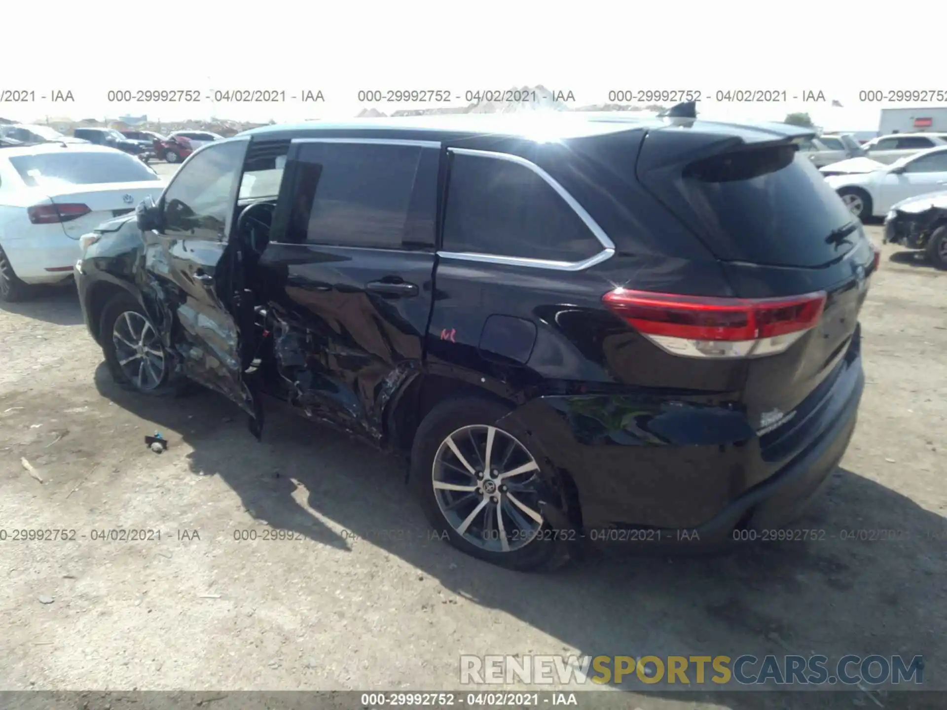 3 Фотография поврежденного автомобиля 5TDKZRFH0KS560102 TOYOTA HIGHLANDER 2019