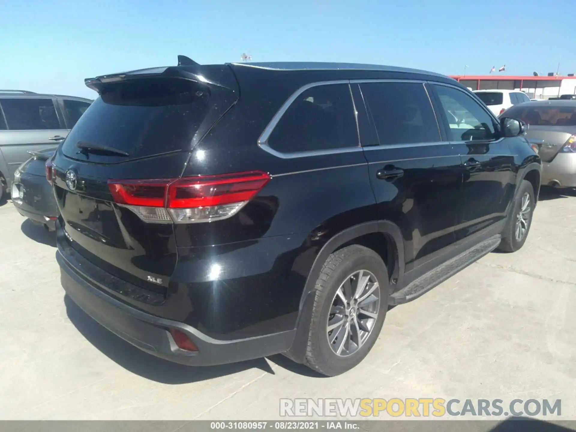 4 Фотография поврежденного автомобиля 5TDKZRFH0KS560763 TOYOTA HIGHLANDER 2019