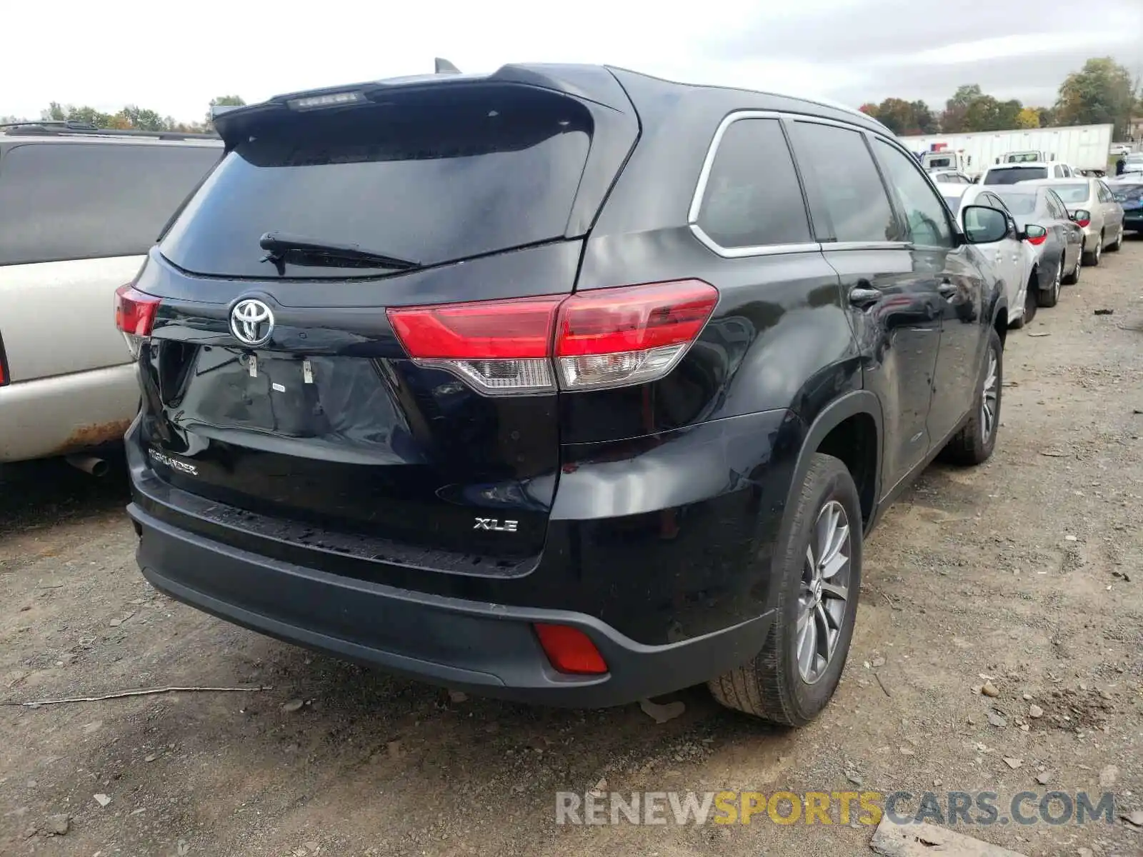 4 Фотография поврежденного автомобиля 5TDKZRFH0KS561699 TOYOTA HIGHLANDER 2019