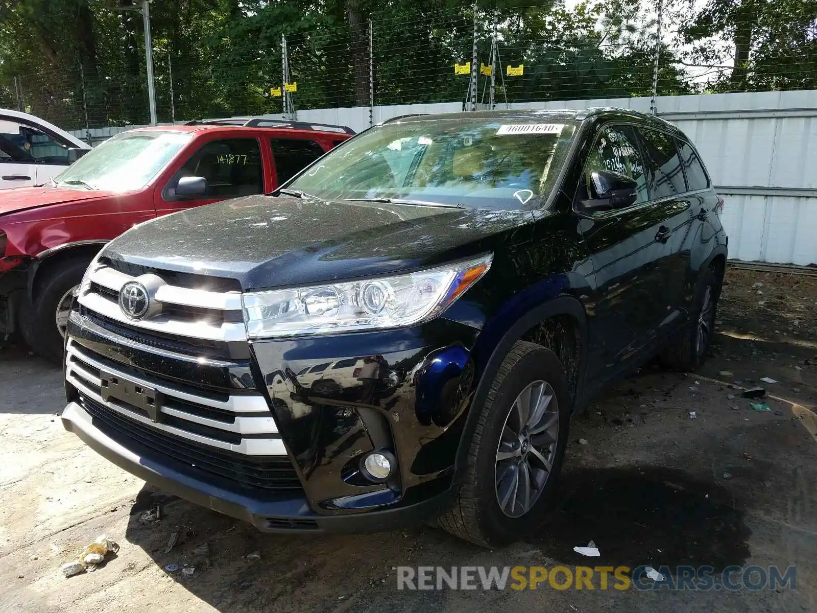 2 Photograph of a damaged car 5TDKZRFH0KS562559 TOYOTA HIGHLANDER 2019