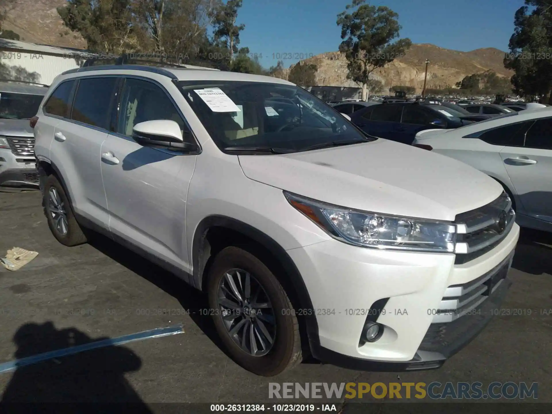 1 Photograph of a damaged car 5TDKZRFH0KS564022 TOYOTA HIGHLANDER 2019