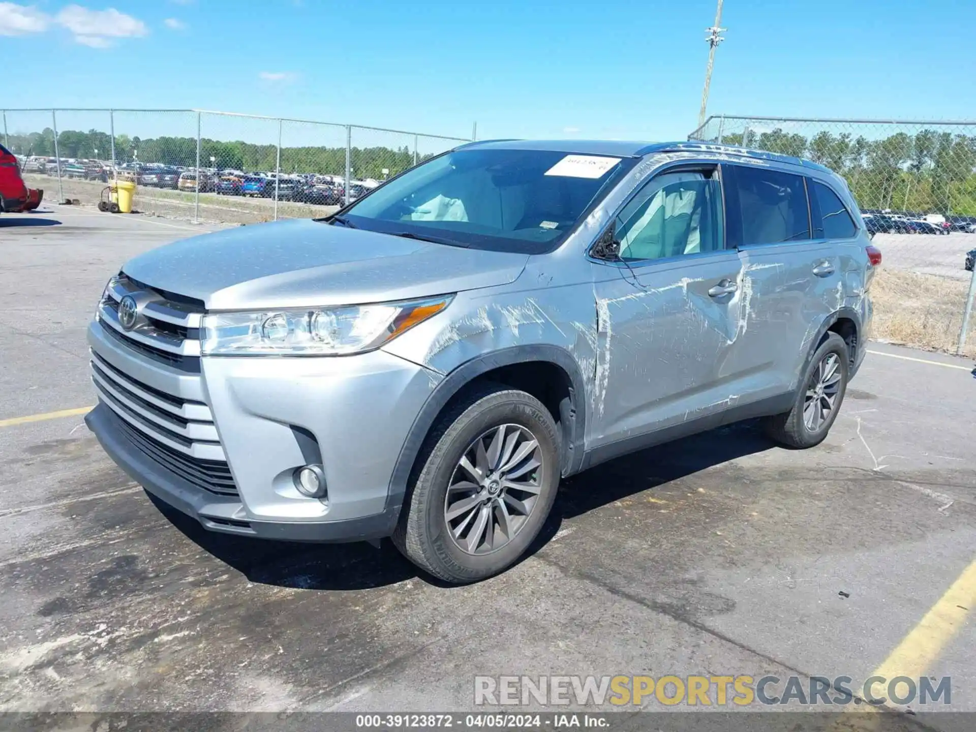 2 Photograph of a damaged car 5TDKZRFH0KS565994 TOYOTA HIGHLANDER 2019