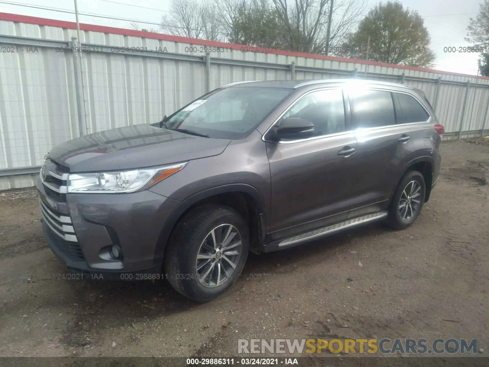 2 Photograph of a damaged car 5TDKZRFH0KS566479 TOYOTA HIGHLANDER 2019