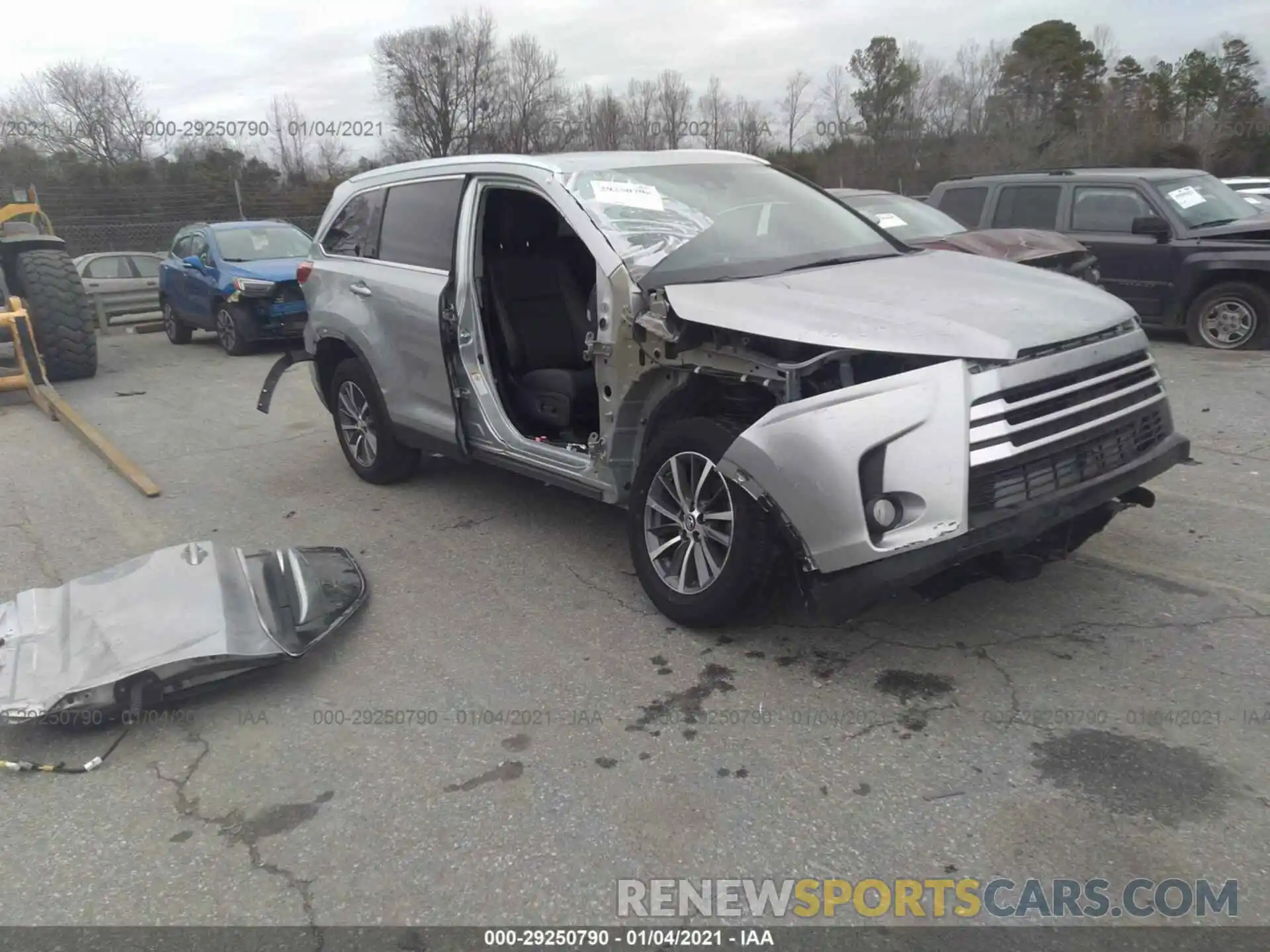 1 Photograph of a damaged car 5TDKZRFH0KS568846 TOYOTA HIGHLANDER 2019