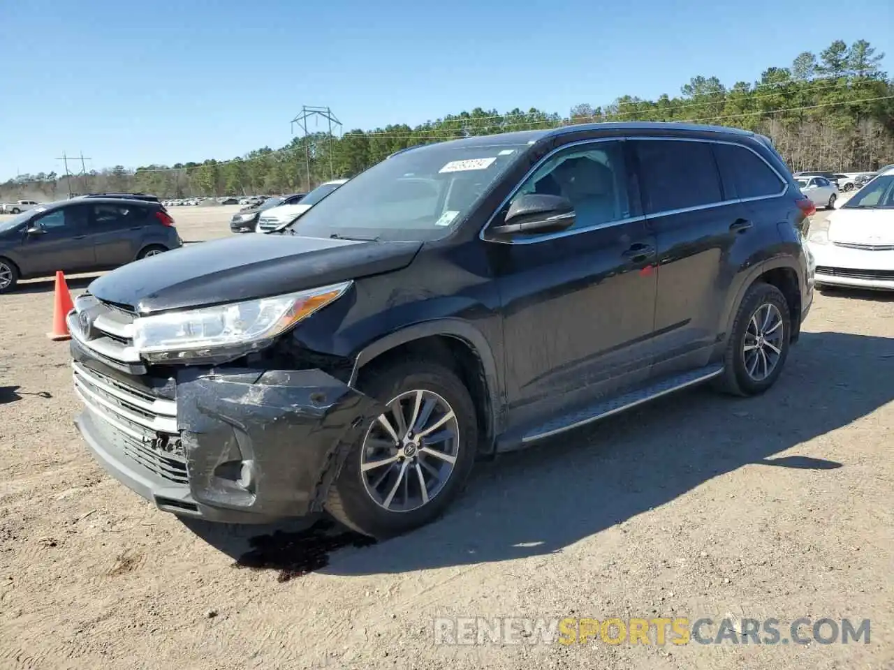 1 Photograph of a damaged car 5TDKZRFH0KS570242 TOYOTA HIGHLANDER 2019