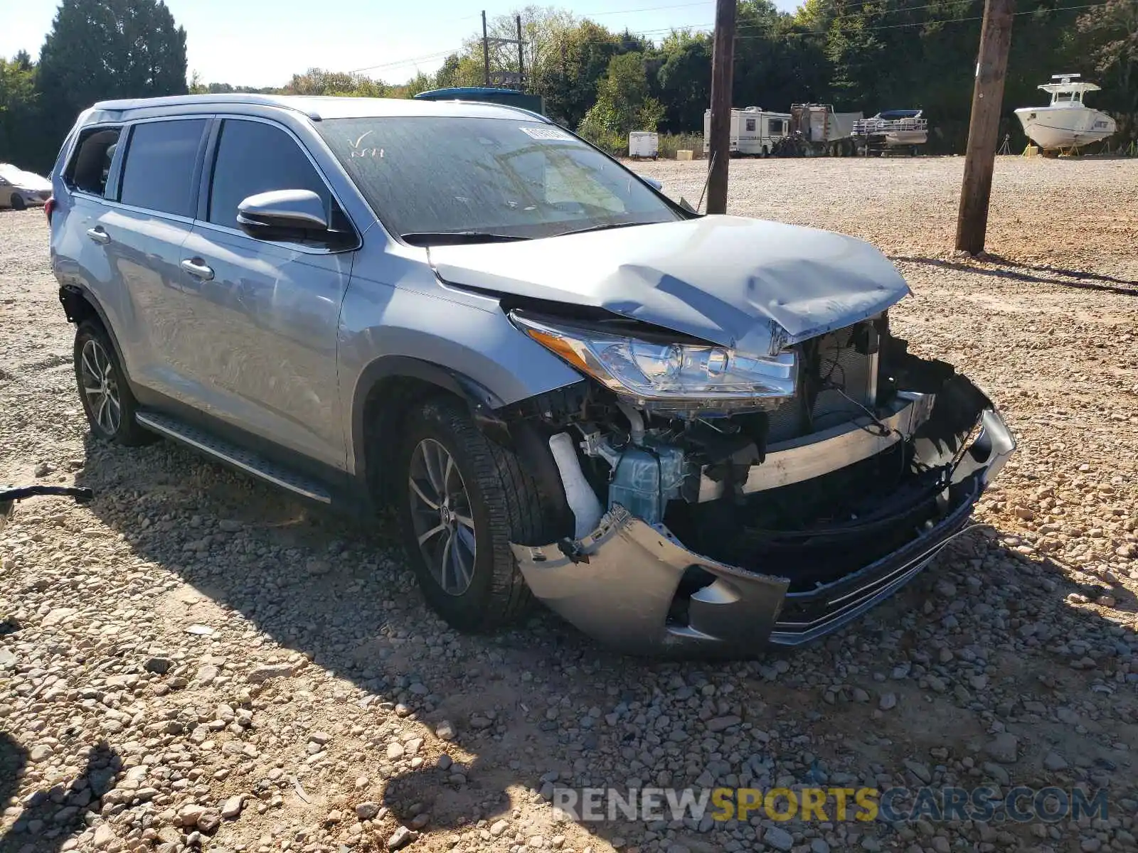 1 Photograph of a damaged car 5TDKZRFH0KS570256 TOYOTA HIGHLANDER 2019