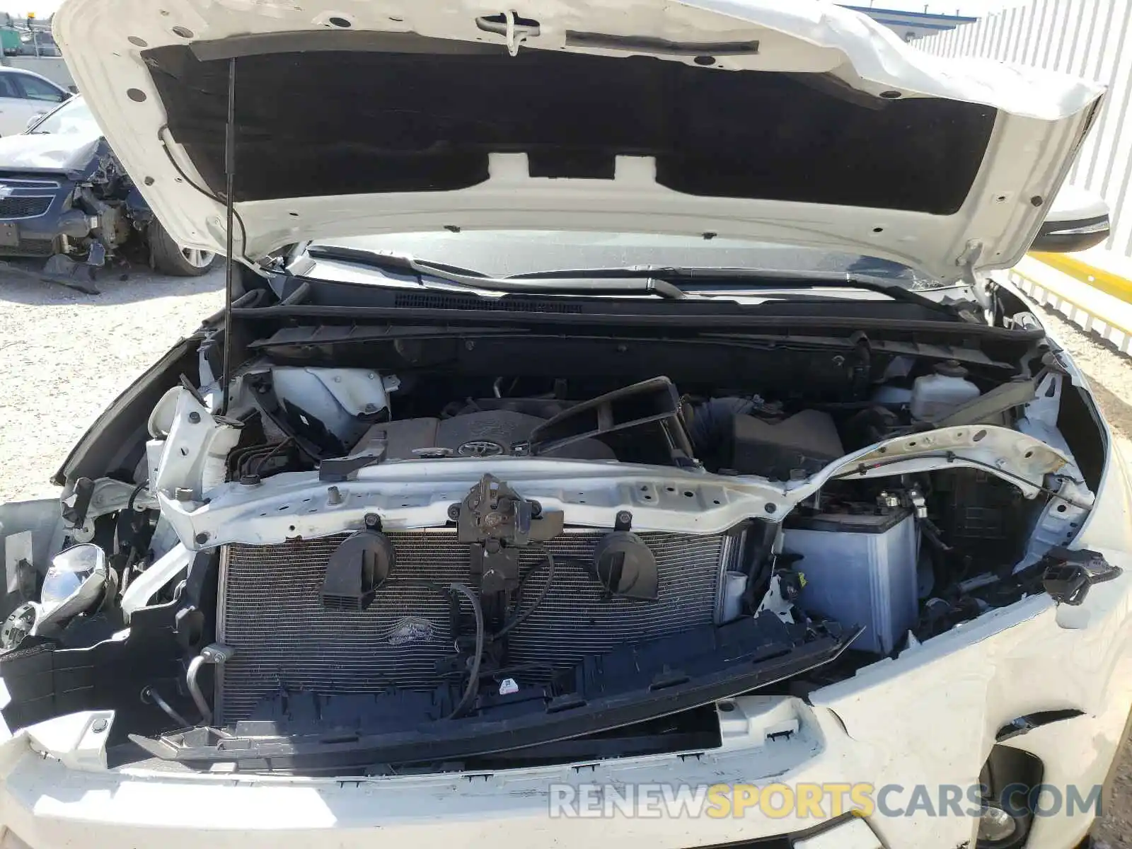 7 Photograph of a damaged car 5TDKZRFH0KS570886 TOYOTA HIGHLANDER 2019