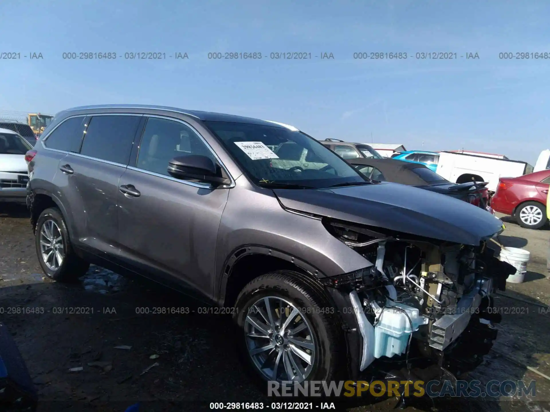 1 Photograph of a damaged car 5TDKZRFH0KS572282 TOYOTA HIGHLANDER 2019