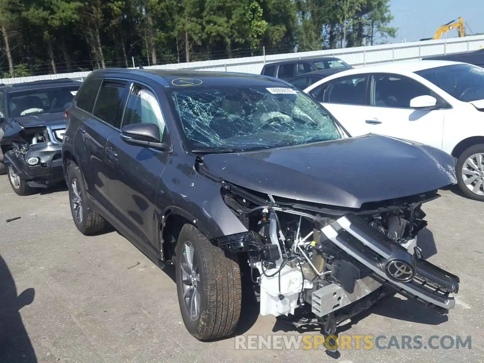 1 Photograph of a damaged car 5TDKZRFH0KS572587 TOYOTA HIGHLANDER 2019