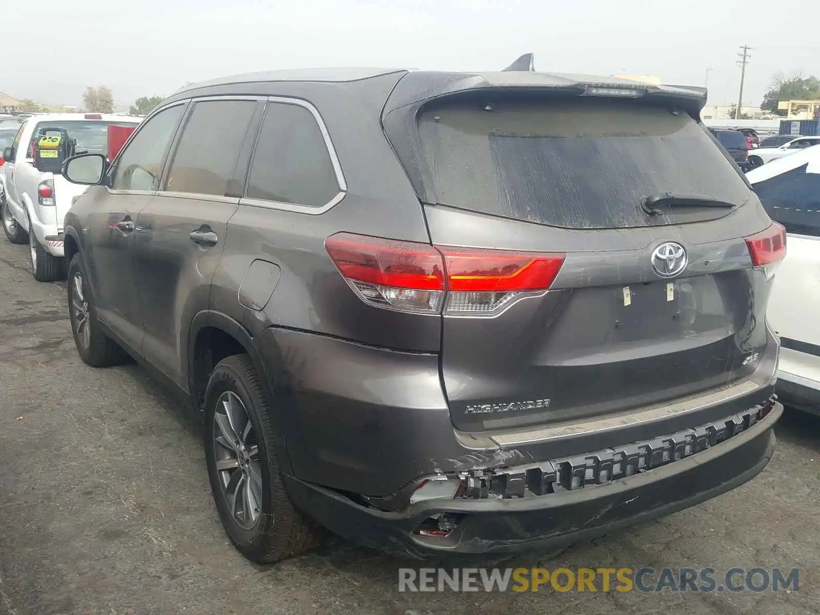 3 Фотография поврежденного автомобиля 5TDKZRFH0KS574565 TOYOTA HIGHLANDER 2019