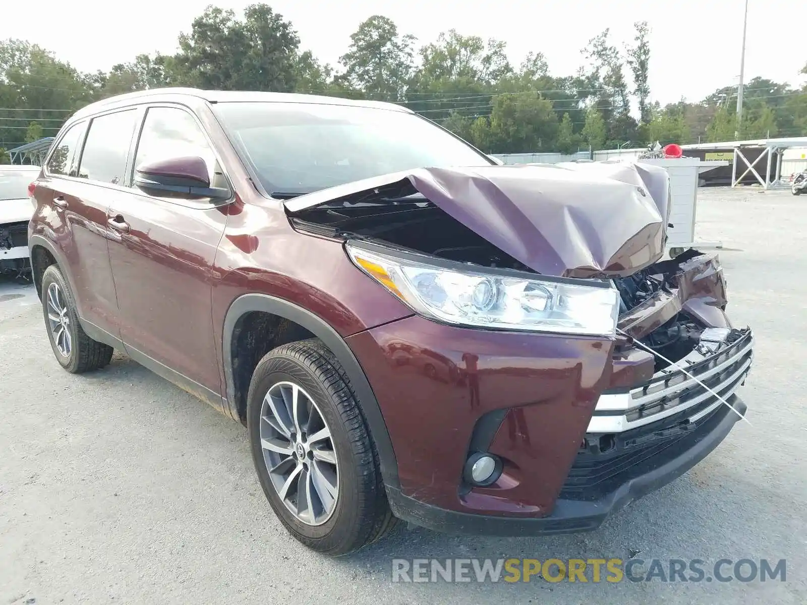 1 Photograph of a damaged car 5TDKZRFH1KS291348 TOYOTA HIGHLANDER 2019