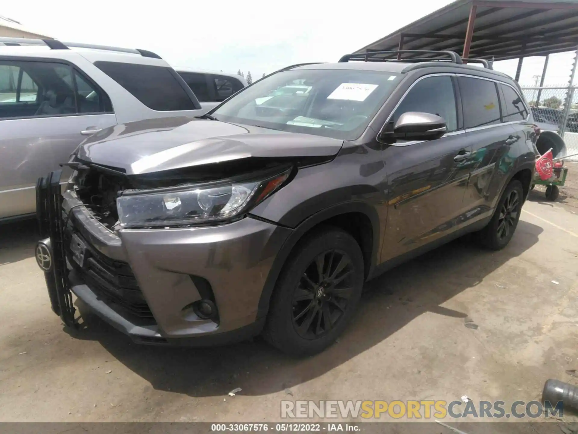 2 Photograph of a damaged car 5TDKZRFH1KS300663 TOYOTA HIGHLANDER 2019