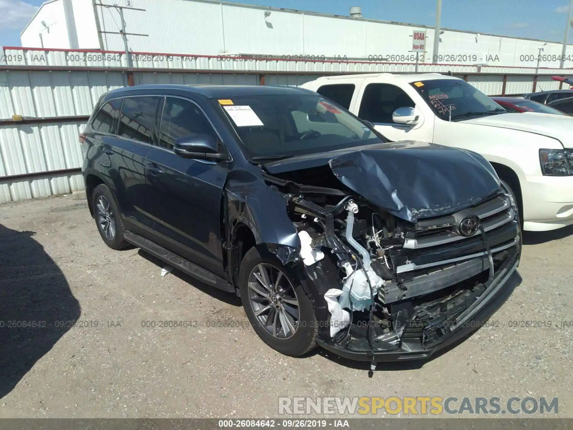 1 Photograph of a damaged car 5TDKZRFH1KS301960 TOYOTA HIGHLANDER 2019