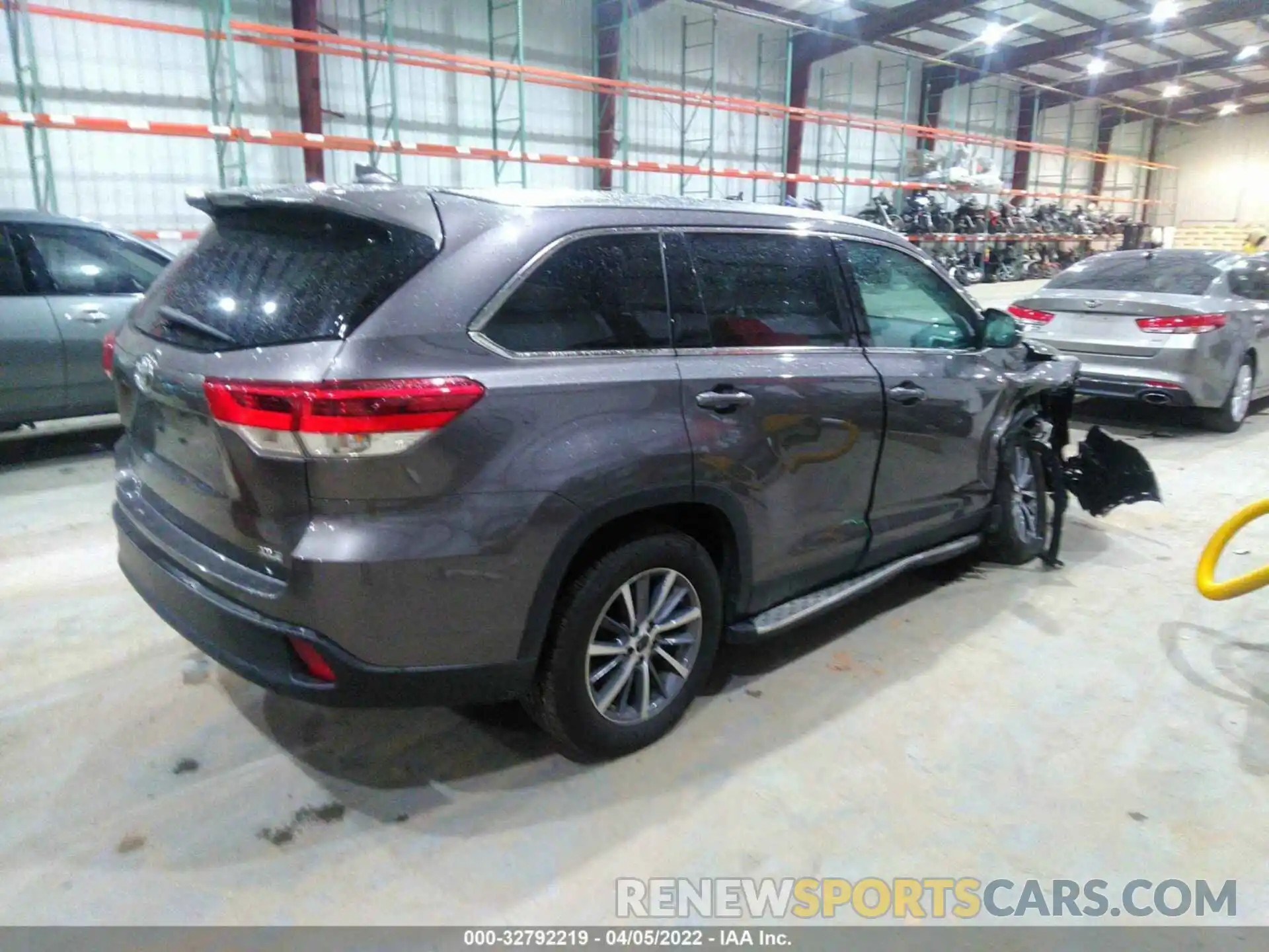 4 Фотография поврежденного автомобиля 5TDKZRFH1KS305801 TOYOTA HIGHLANDER 2019