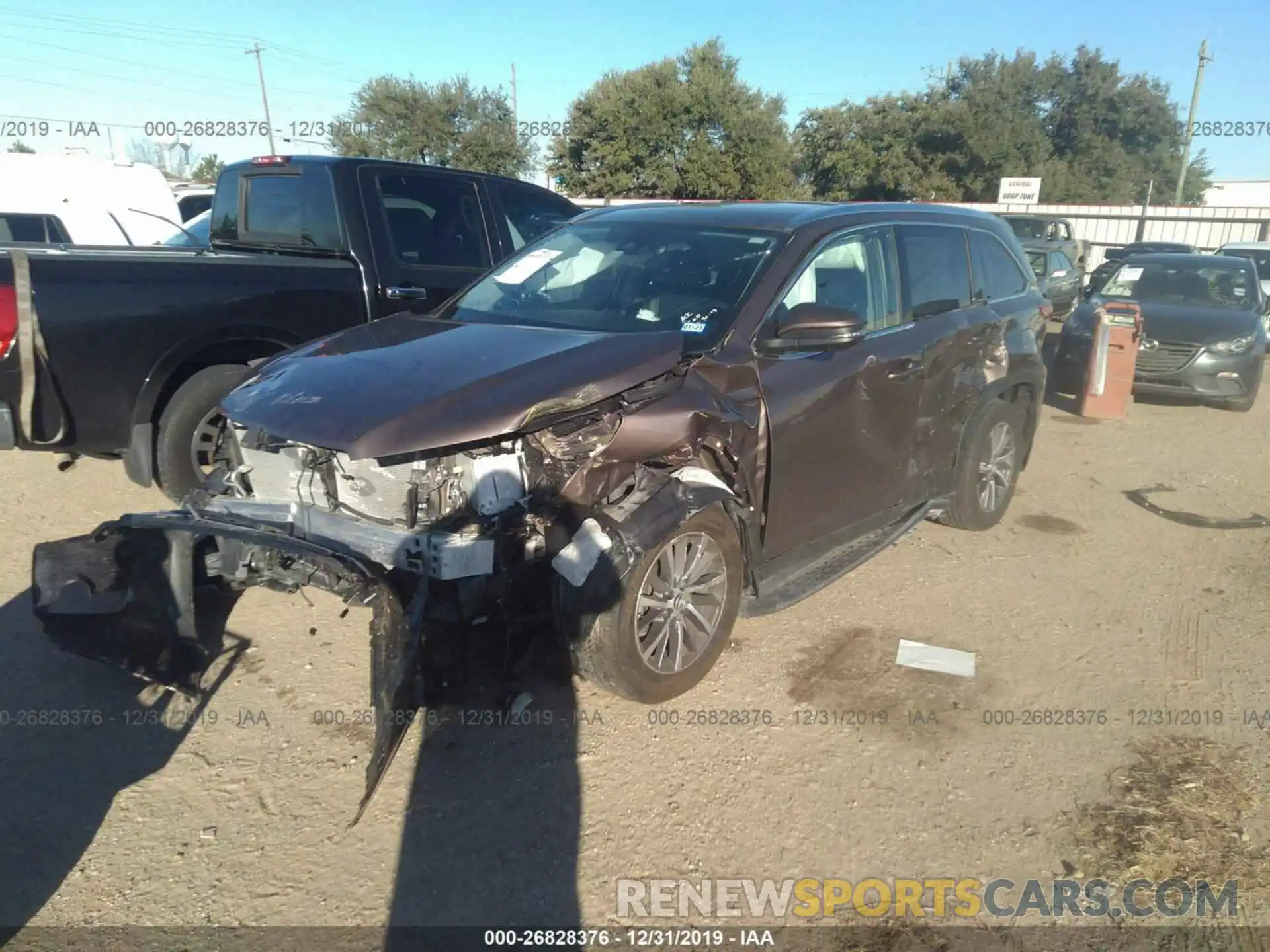 2 Photograph of a damaged car 5TDKZRFH1KS308858 TOYOTA HIGHLANDER 2019