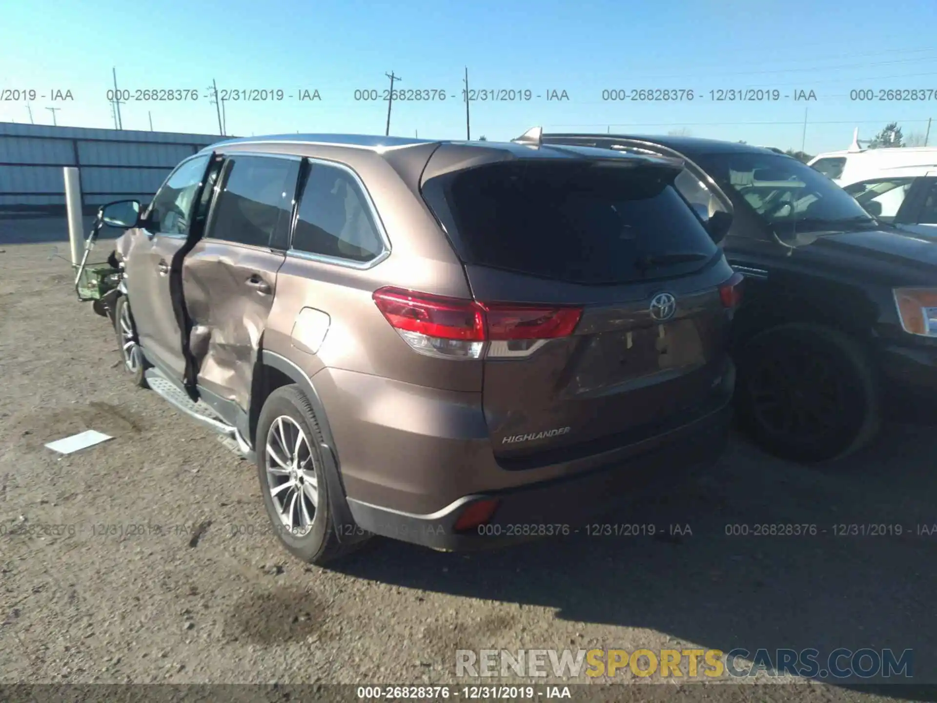 3 Photograph of a damaged car 5TDKZRFH1KS308858 TOYOTA HIGHLANDER 2019