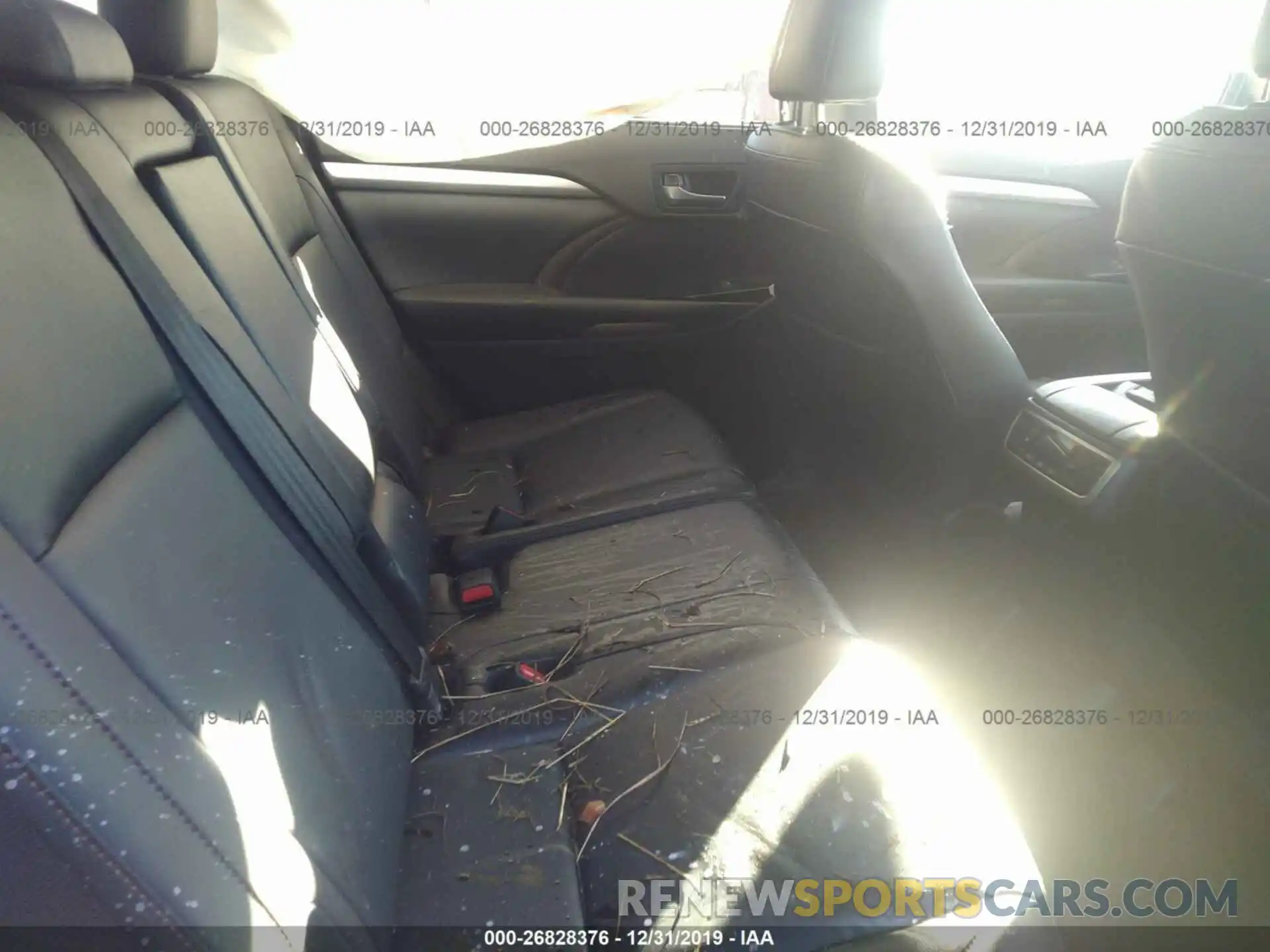 8 Photograph of a damaged car 5TDKZRFH1KS308858 TOYOTA HIGHLANDER 2019