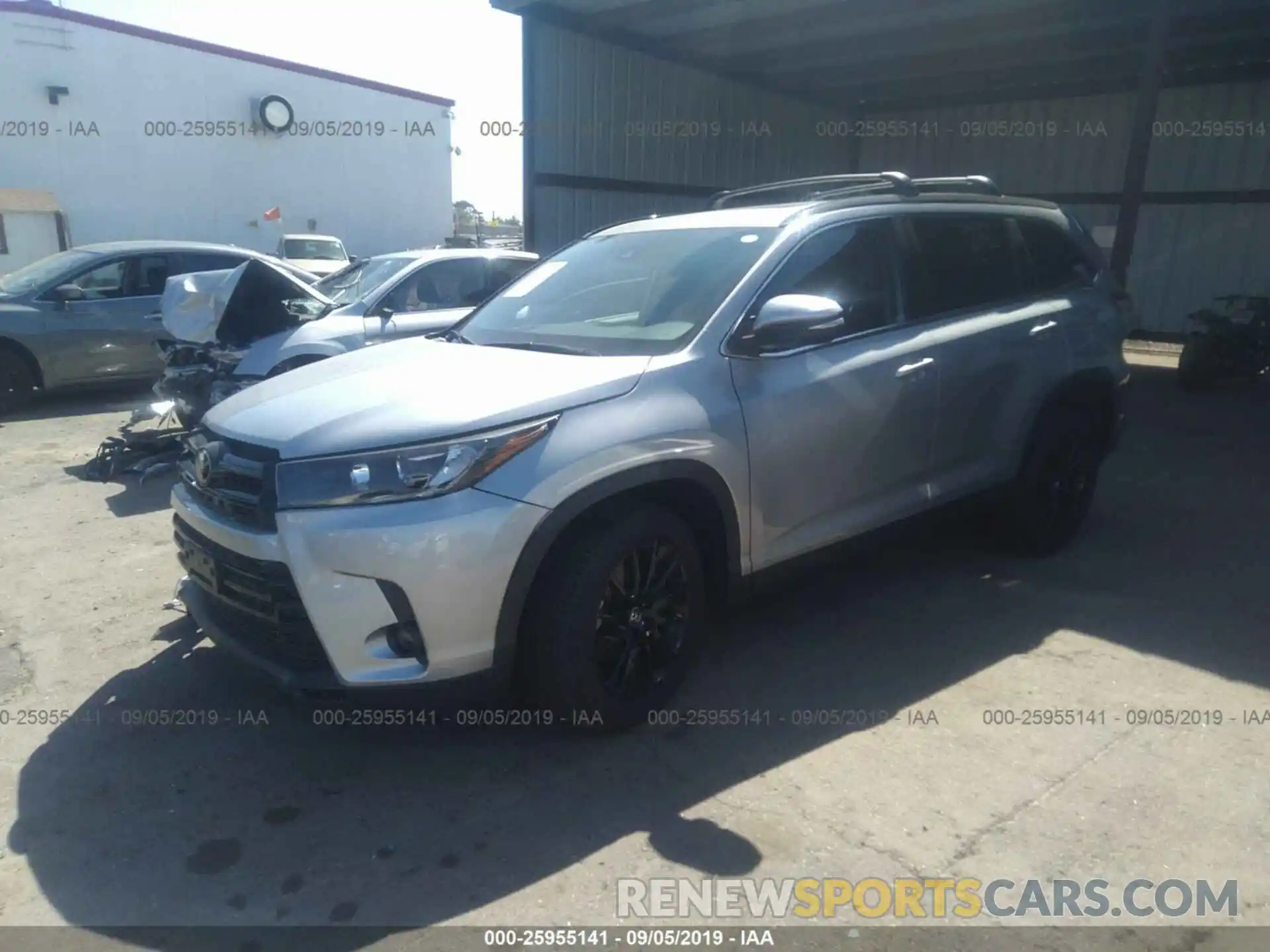 2 Photograph of a damaged car 5TDKZRFH1KS309623 TOYOTA HIGHLANDER 2019