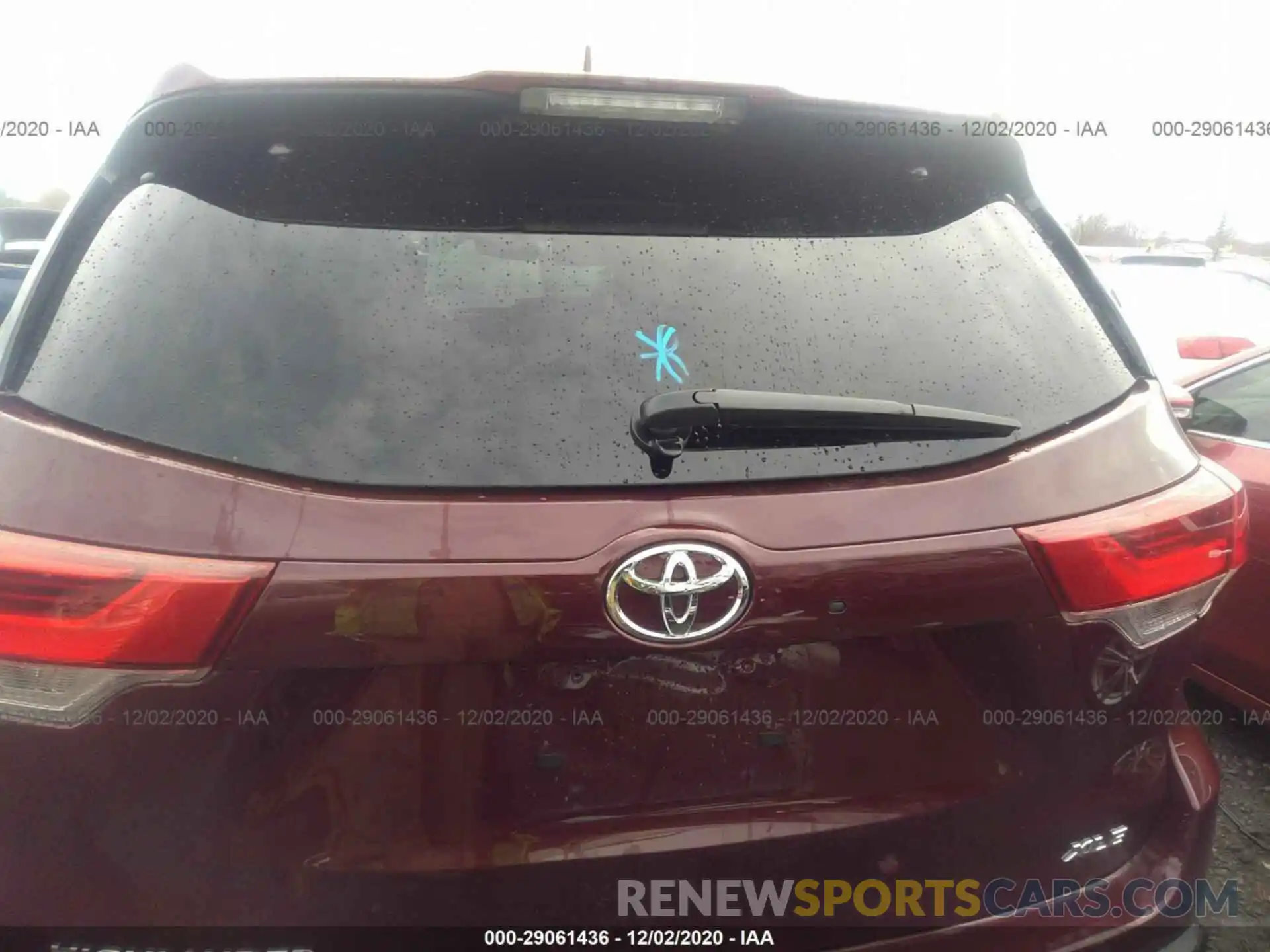 8 Photograph of a damaged car 5TDKZRFH1KS311534 TOYOTA HIGHLANDER 2019